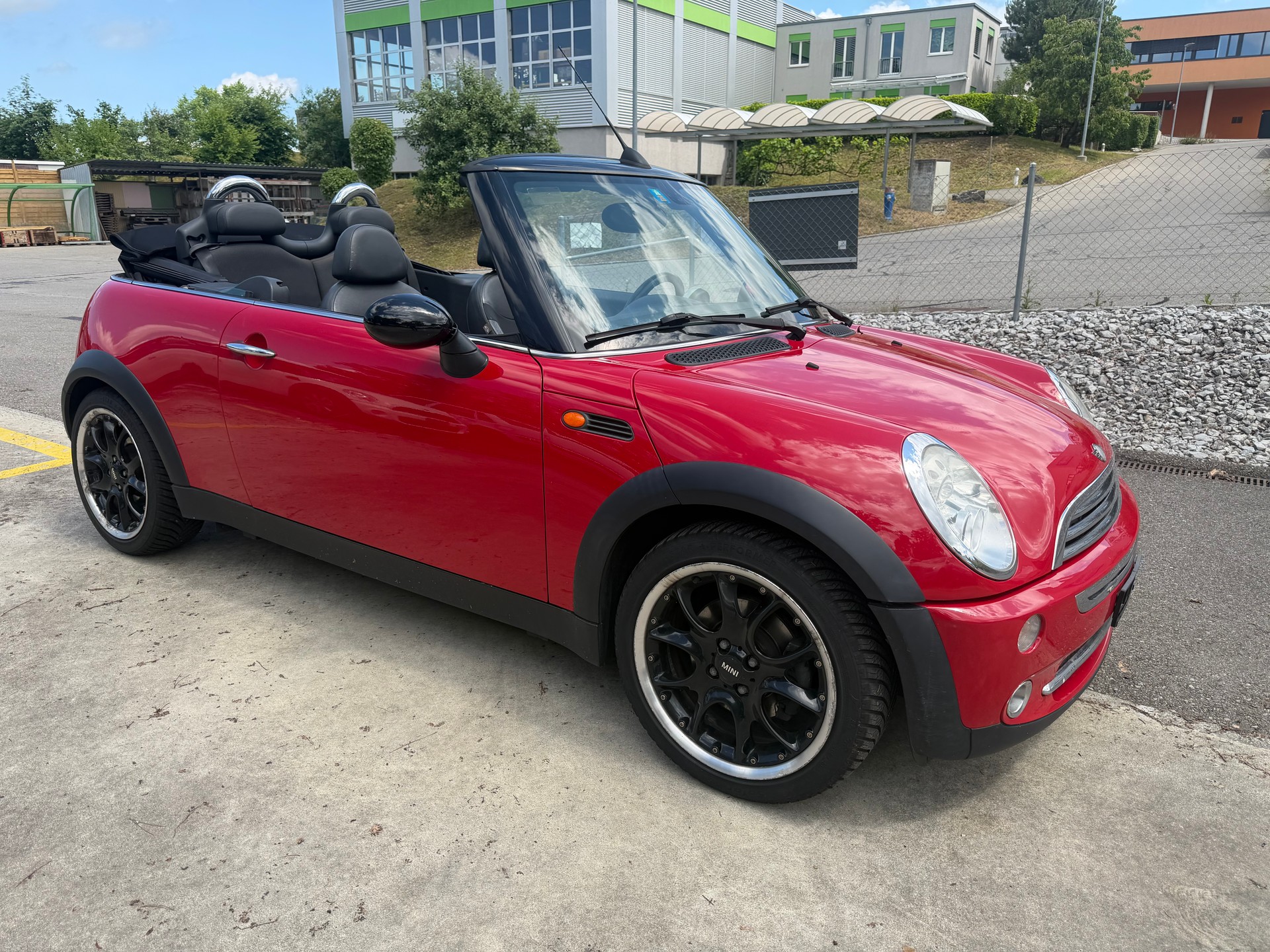 MINI Cooper Cabriolet-image-1
