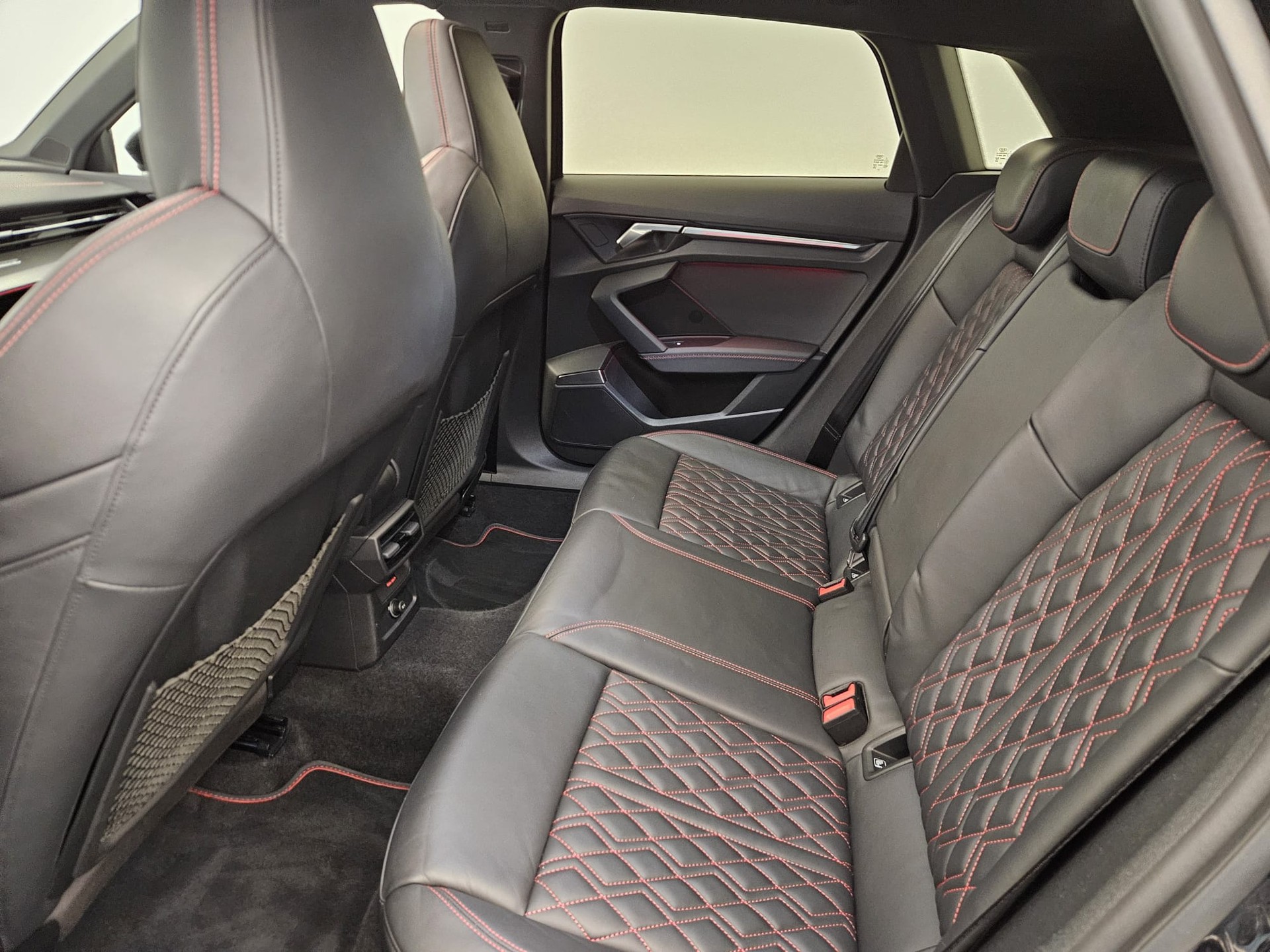 AUDI S3 Sportback 2.0 TFSI quattro S-tronic-image-12