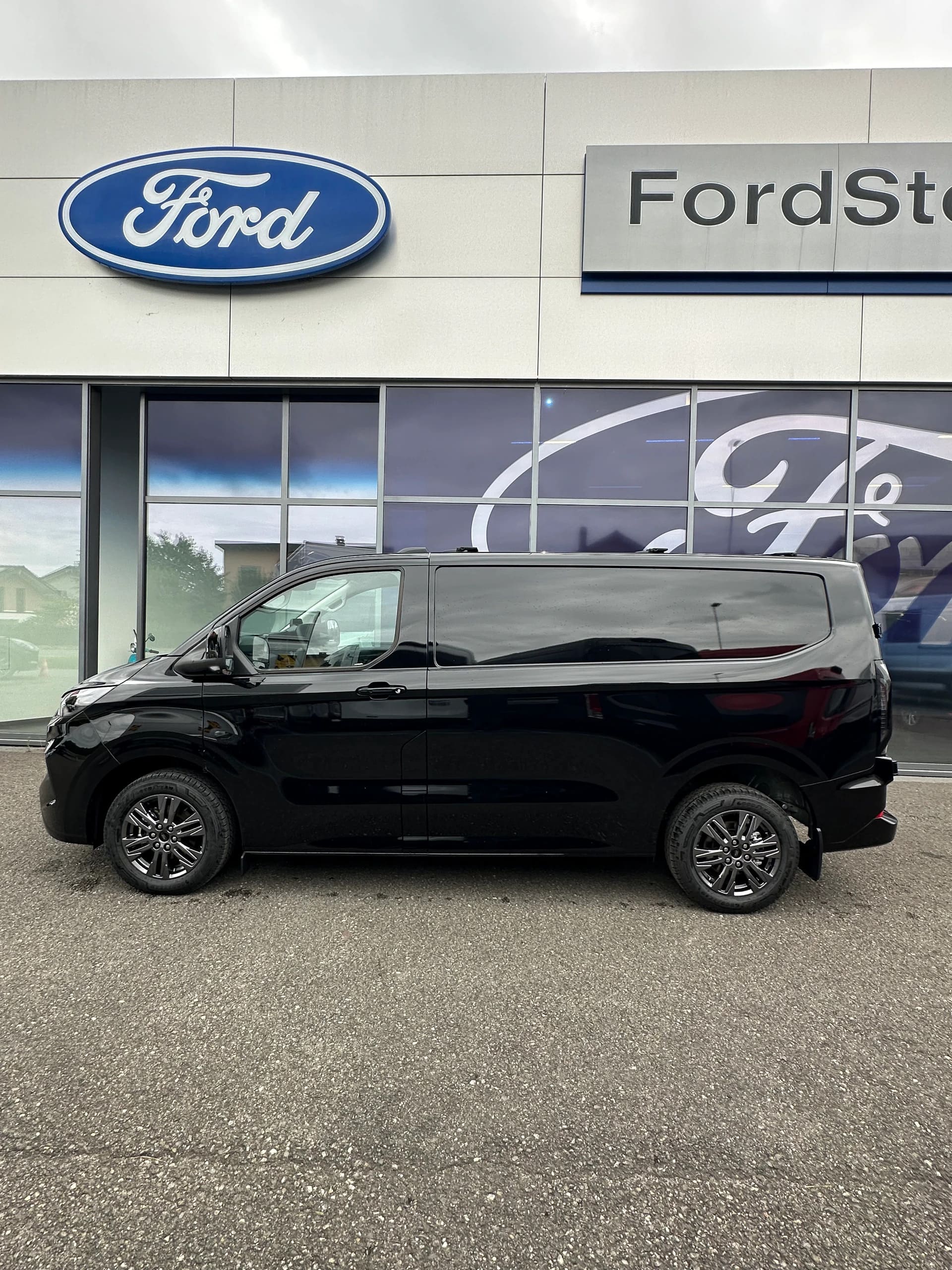 FORD Transit Custom Van 320 L1 2.0 EcoBl Ltd./170CV/Aut.-image-2