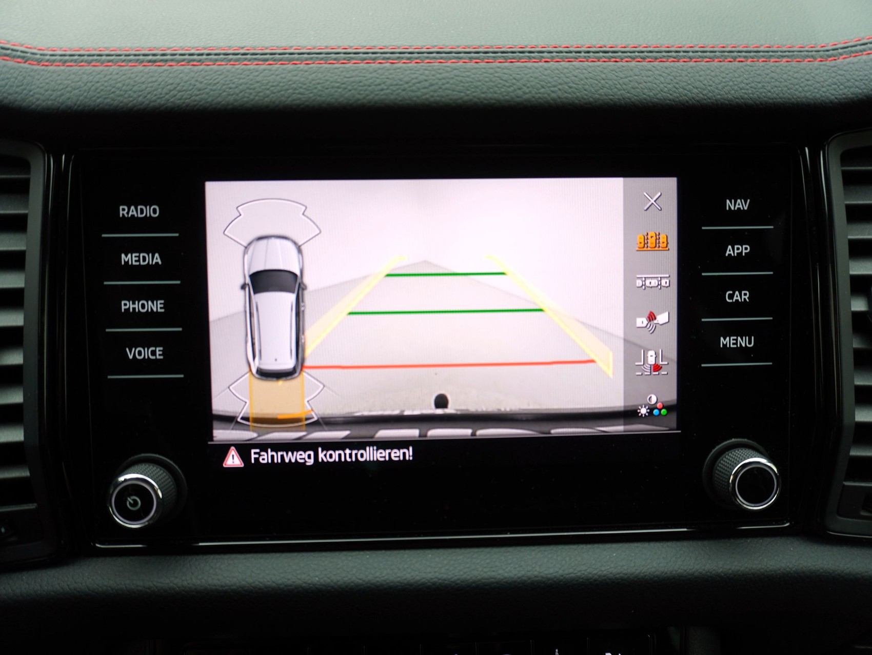 SKODA Kodiaq 2.0 TSI DSG RS 4X4-image-19
