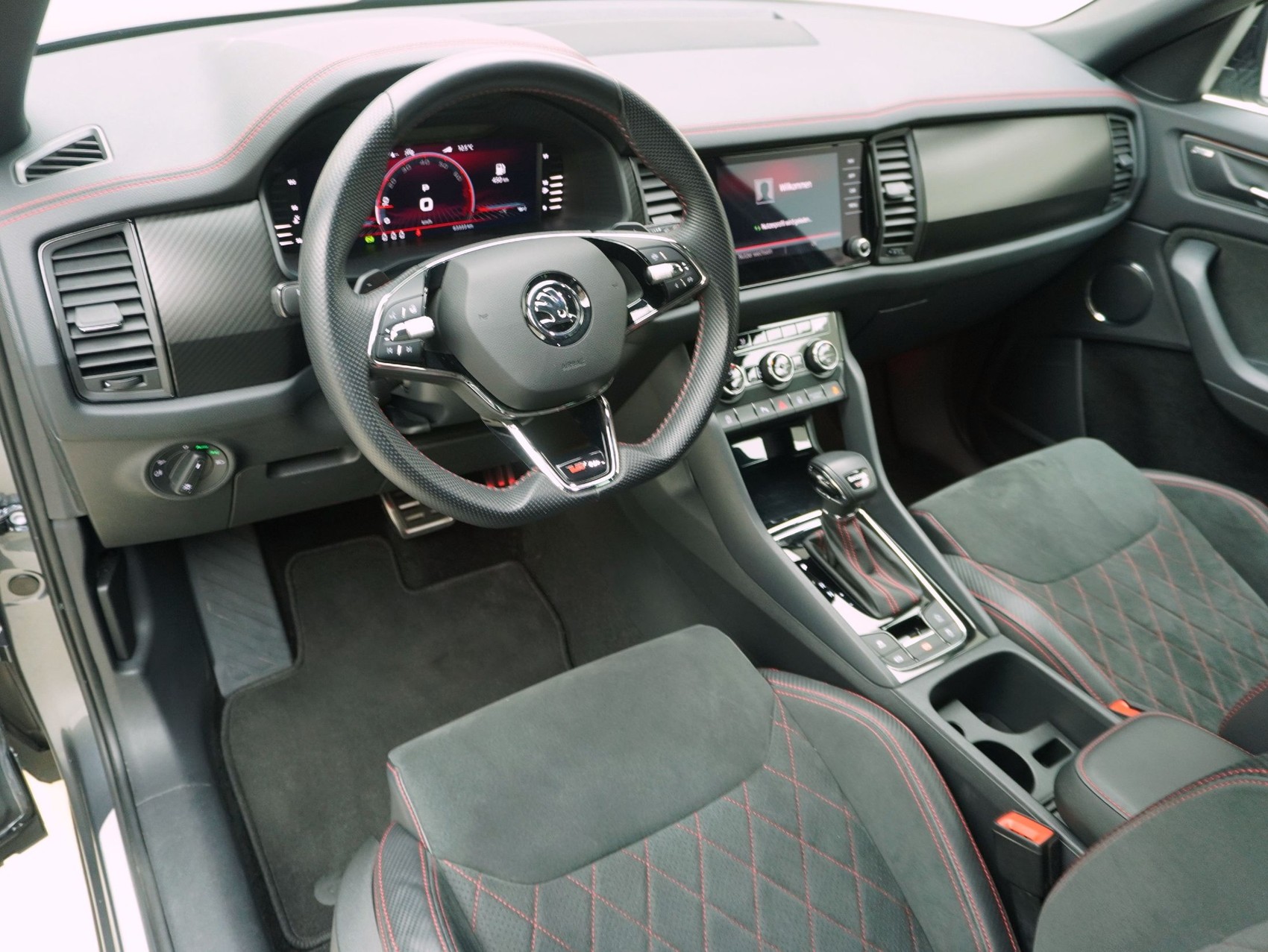 SKODA Kodiaq 2.0 TSI DSG RS 4X4-image-9