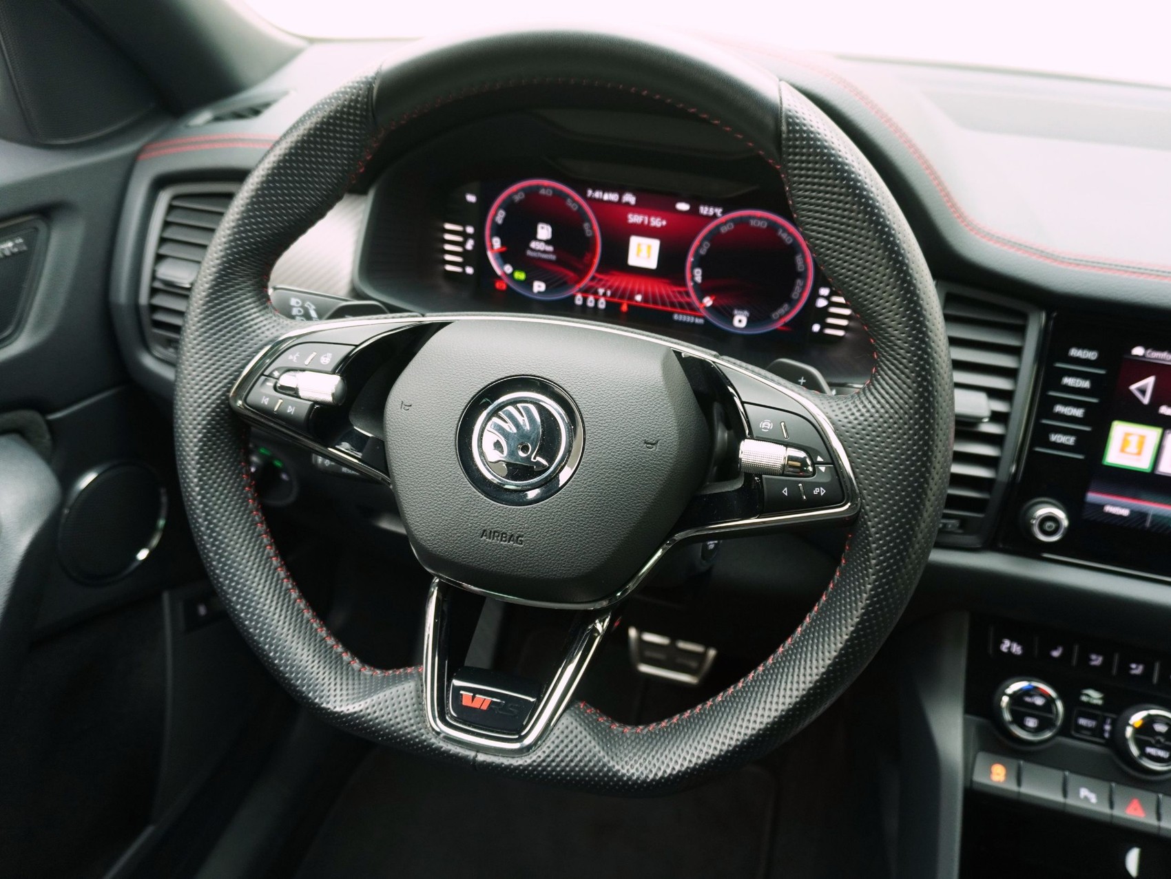 SKODA Kodiaq 2.0 TSI DSG RS 4X4-image-10
