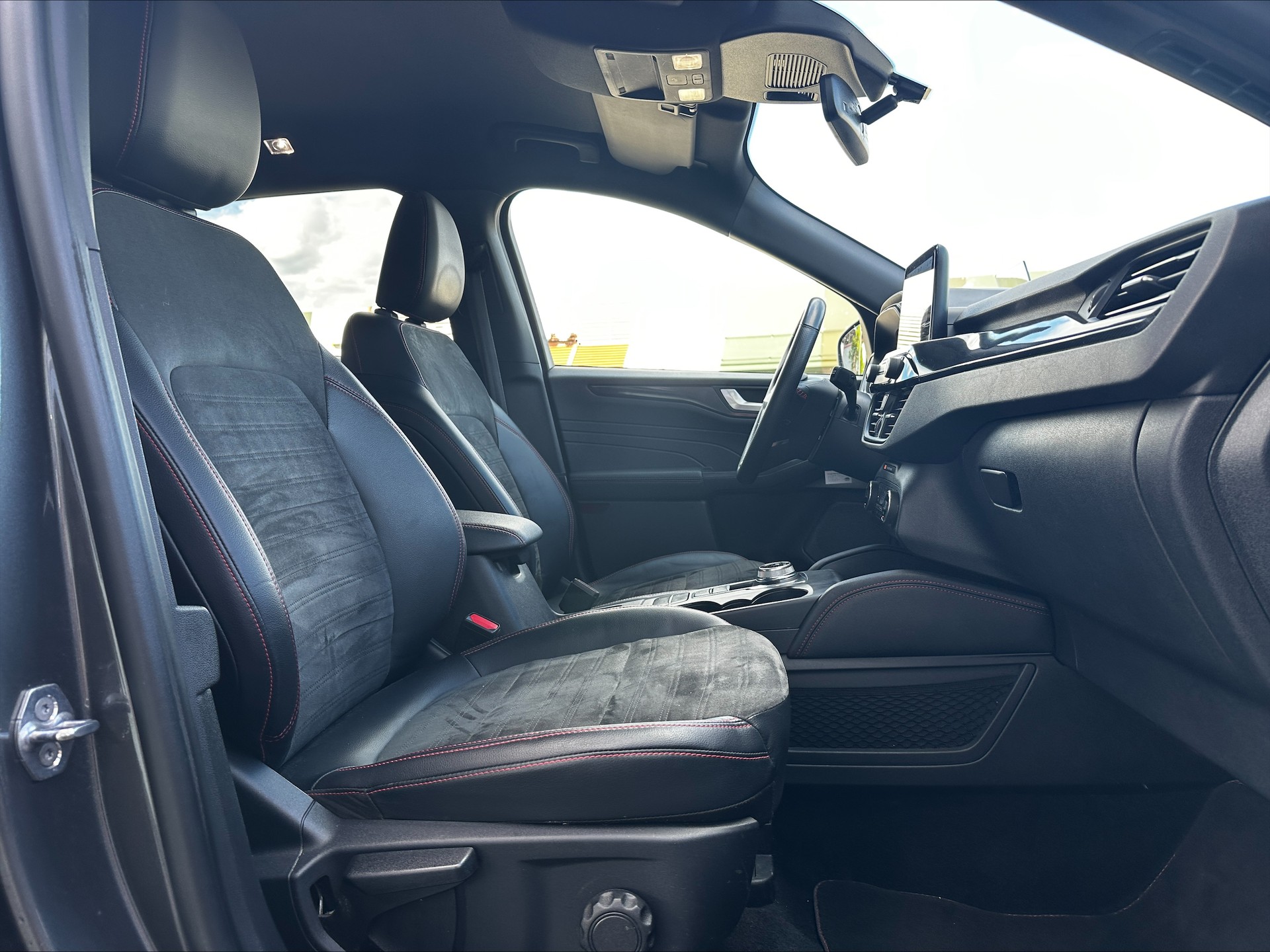 FORD Kuga 2.5 FHEV ST-Line 4WD-image-7