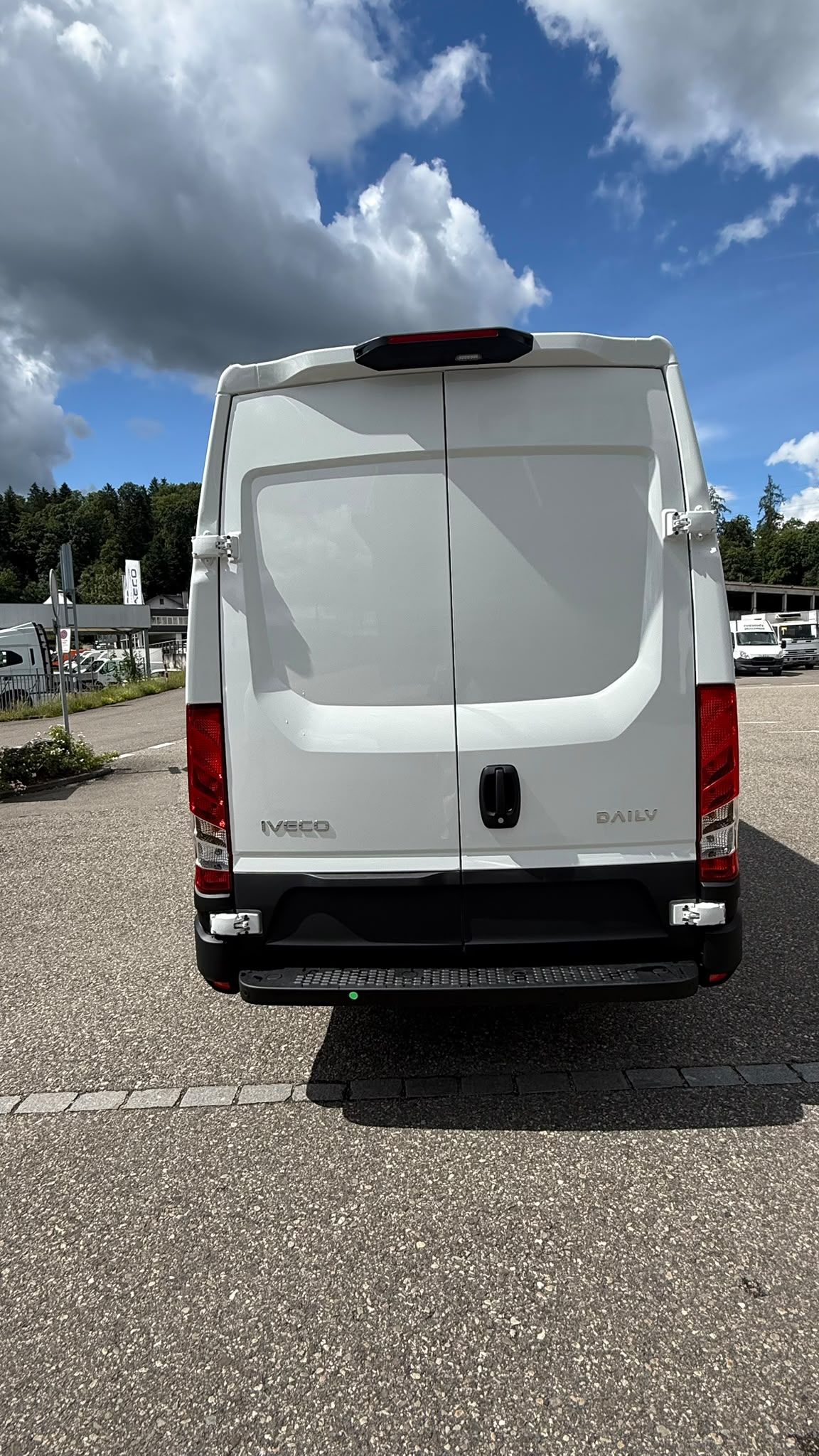 IVECO 35S16HA8V L4H2 RS 4100mm Nutzlast 860 kg Anhängerlast 3500 kg-image-5