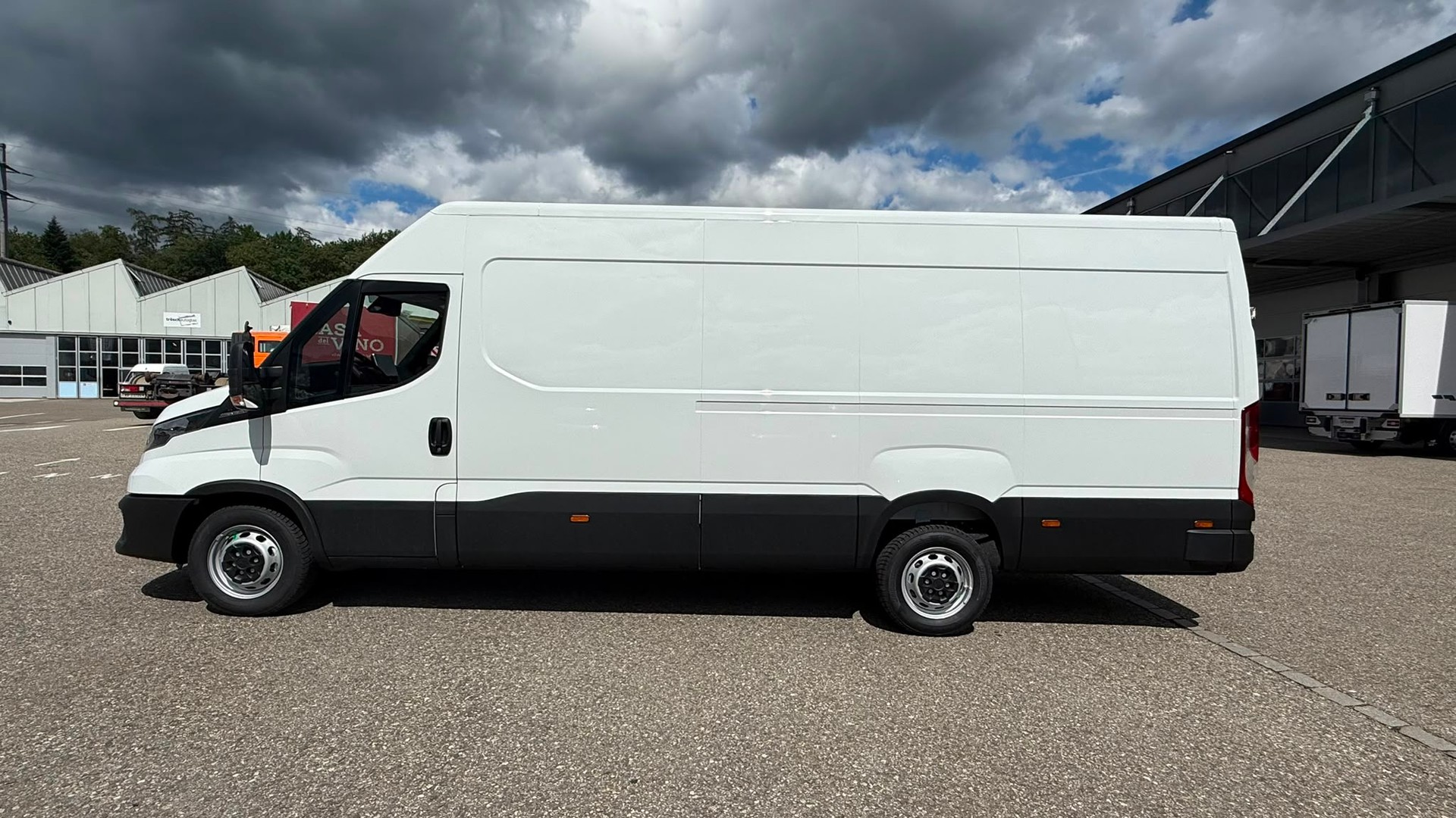 IVECO 35S16HA8V L4H2 RS 4100mm Nutzlast 860 kg Anhängerlast 3500 kg-image-2