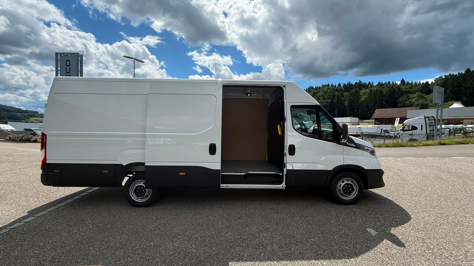 IVECO 35S16HA8V L4H2 RS 4100mm Nutzlast 860 kg Anhängerlast 3500 kg-image-4