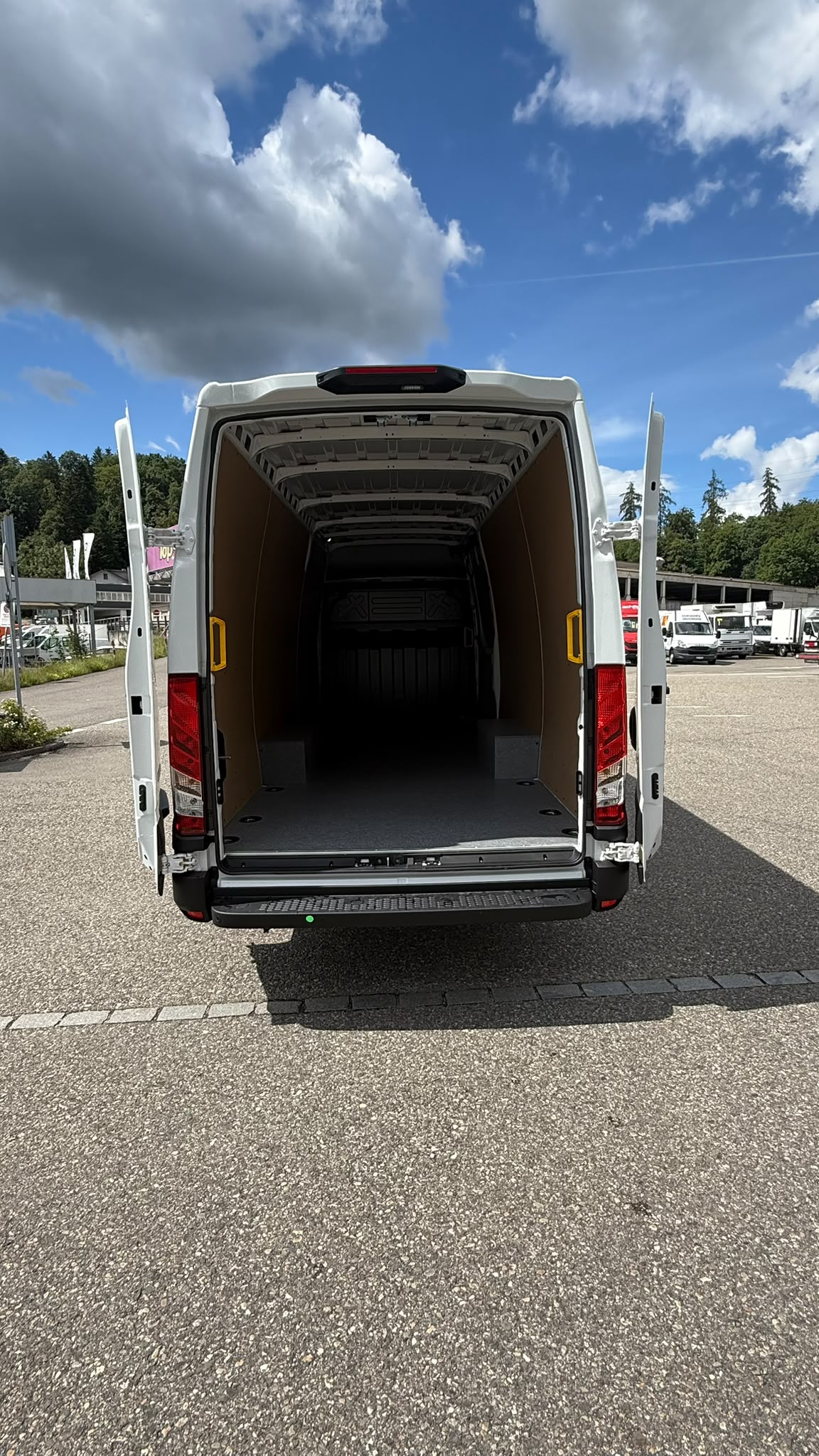 IVECO 35S16HA8V L4H2 RS 4100mm Nutzlast 860 kg Anhängerlast 3500 kg-image-7