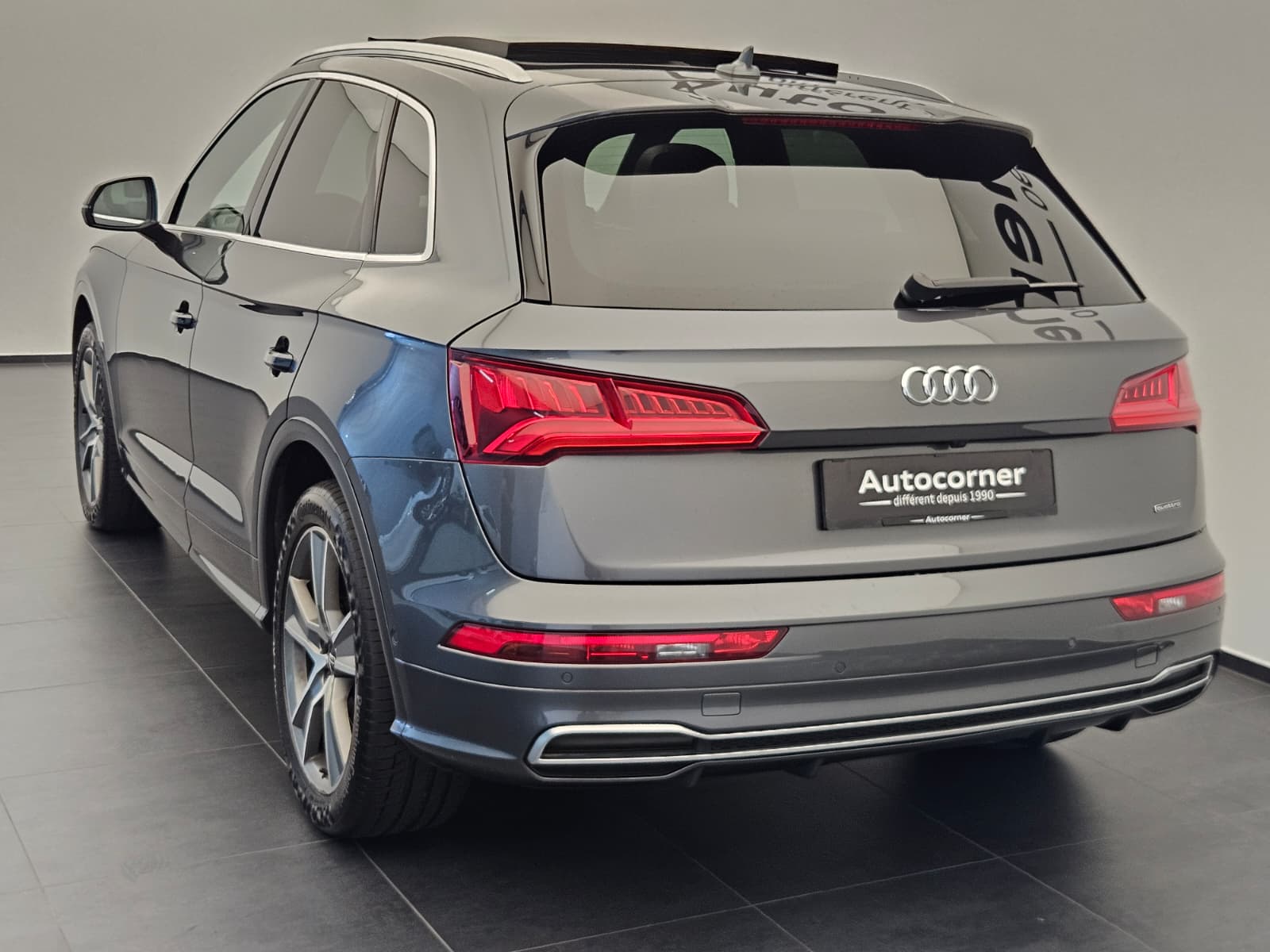 AUDI Q5 2.0 TFSI sport quattro S-tronic-image-8
