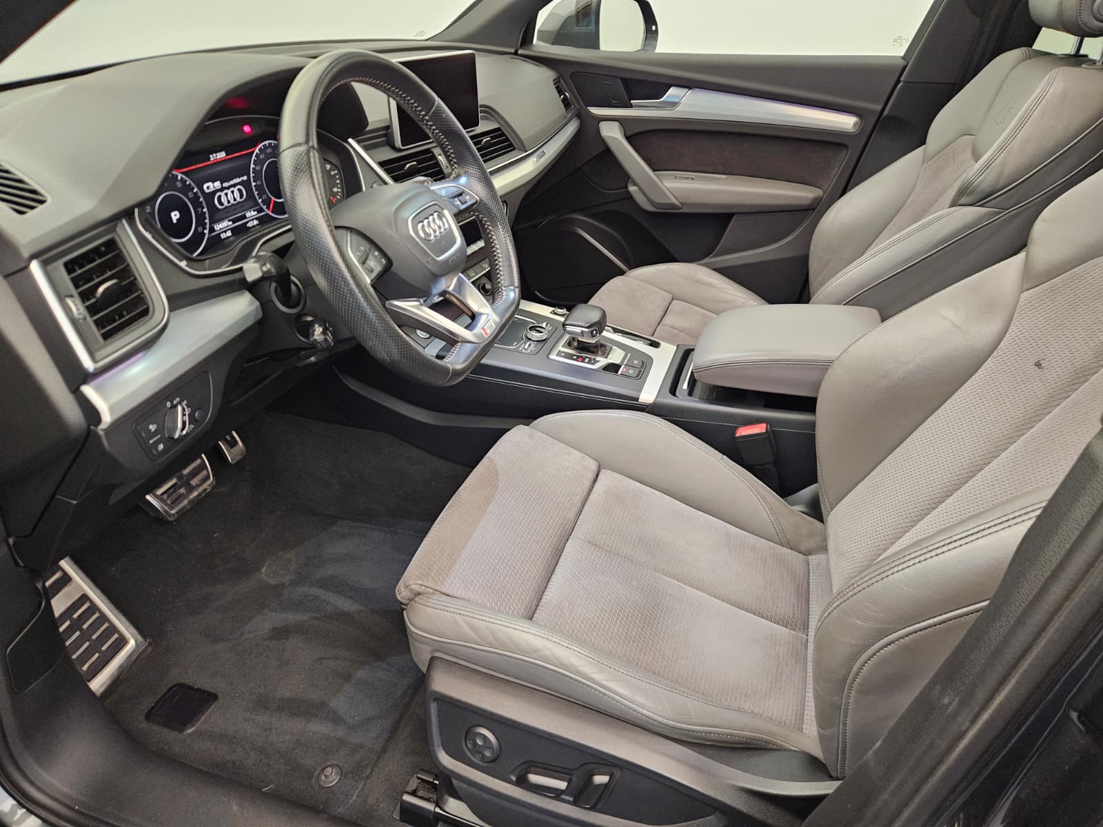 AUDI Q5 2.0 TFSI sport quattro S-tronic-image-10