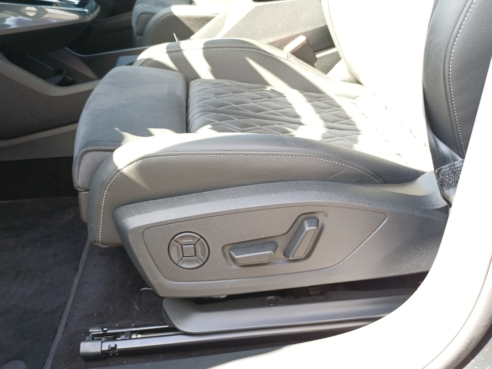 AUDI Q4 e-tron 45 Attraction quattro-image-15