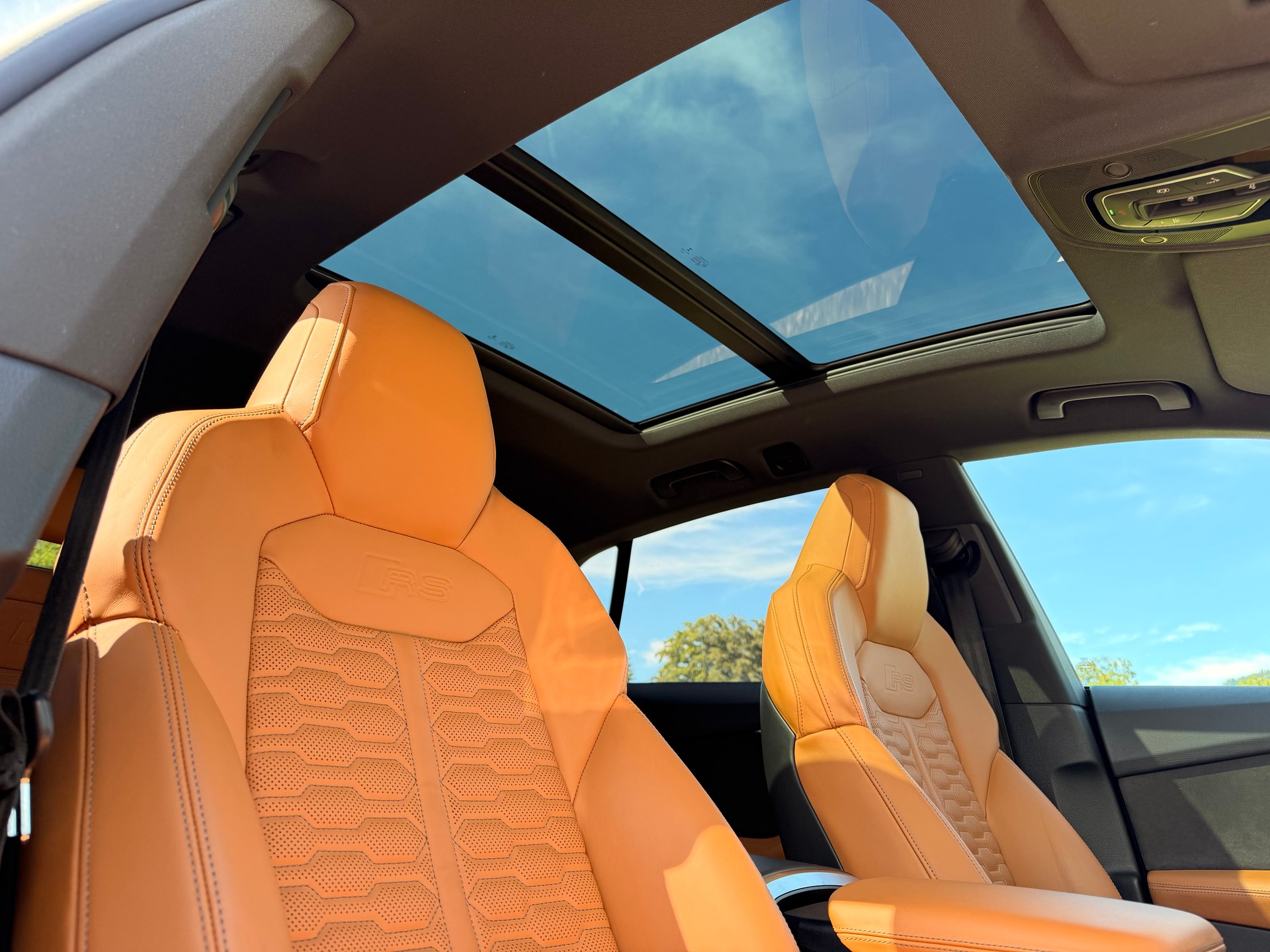 AUDI RSQ8 quattro tiptronic-image-22