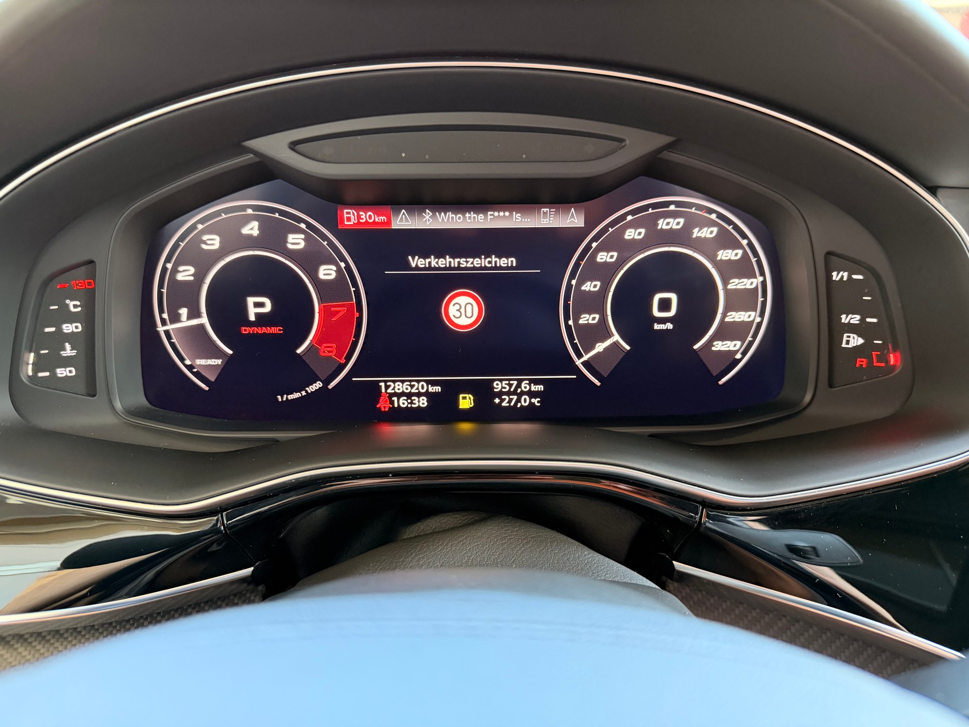 AUDI RSQ8 quattro tiptronic-image-18