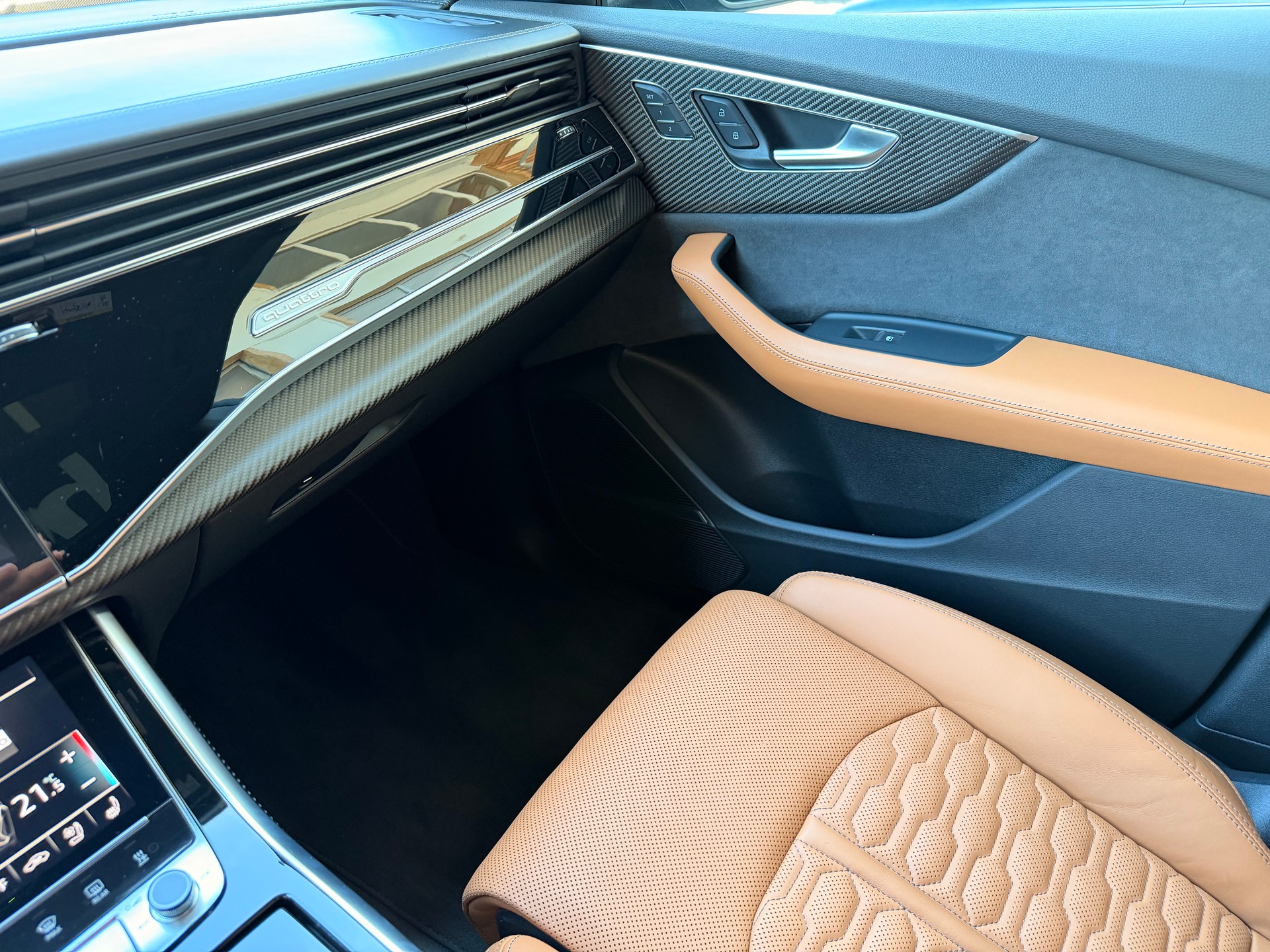 AUDI RSQ8 quattro tiptronic-image-21