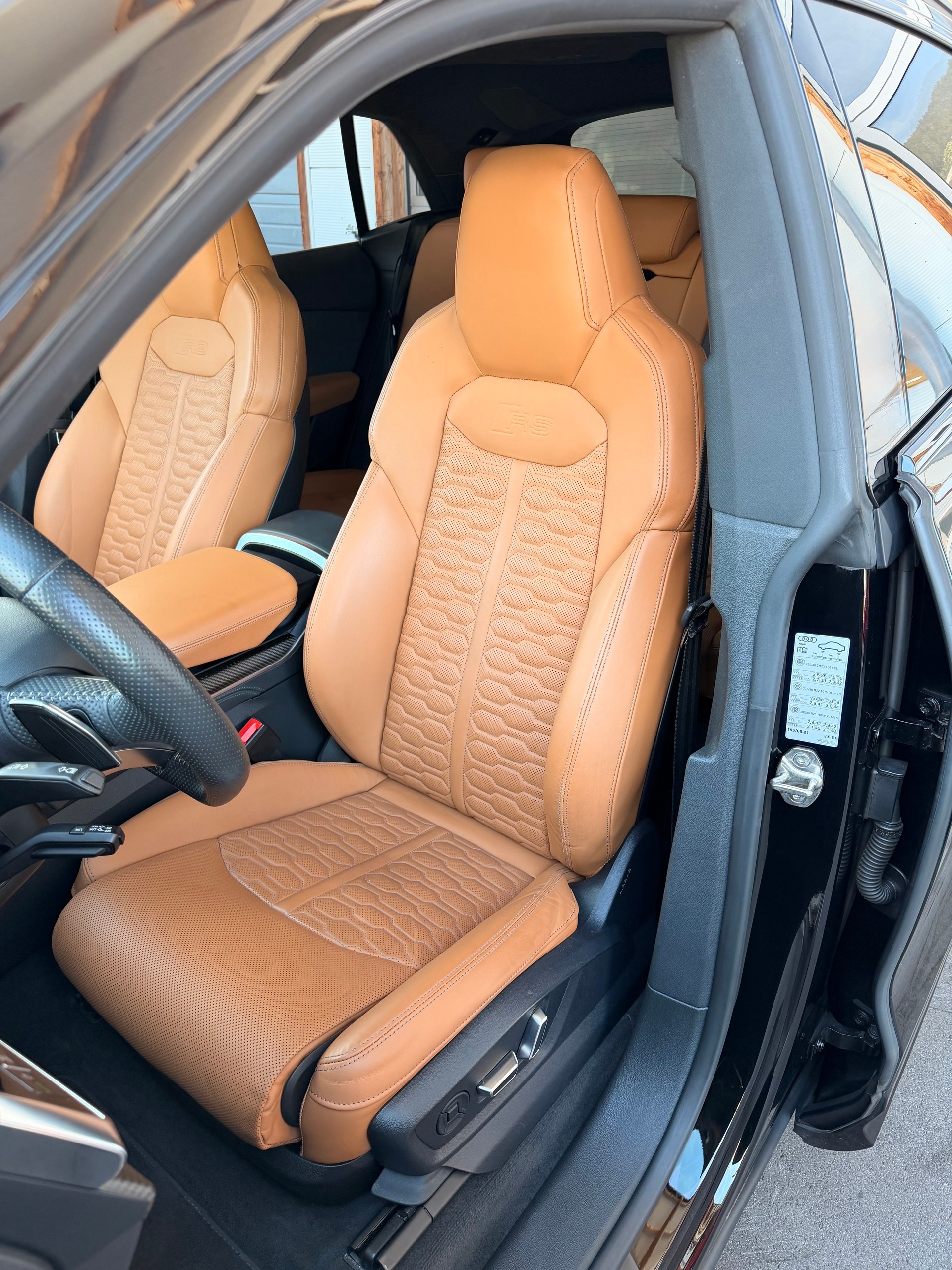 AUDI RSQ8 quattro tiptronic-image-10