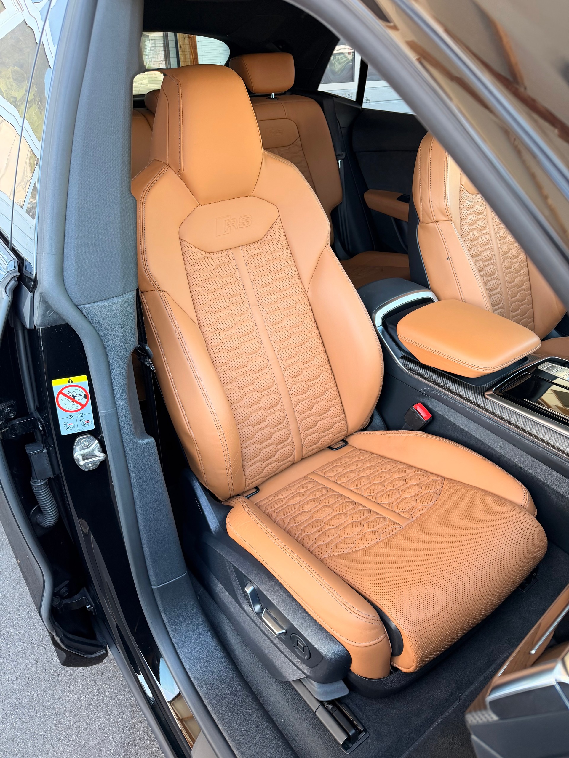 AUDI RSQ8 quattro tiptronic-image-17