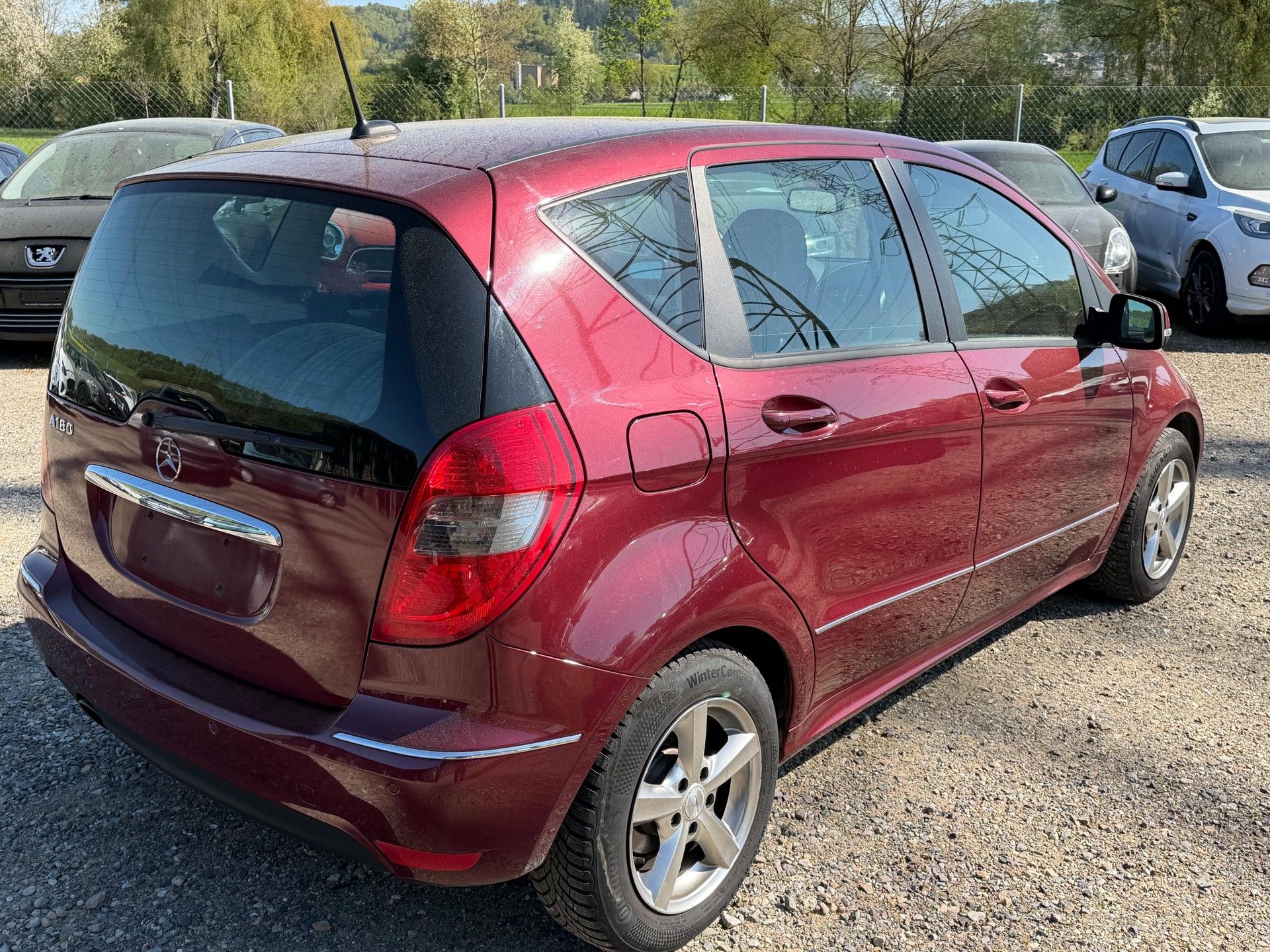MERCEDES-BENZ A 180-image-11