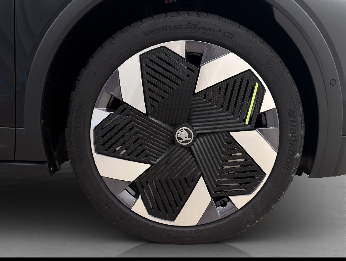 SKODA Elroq RS 4x4-image-10