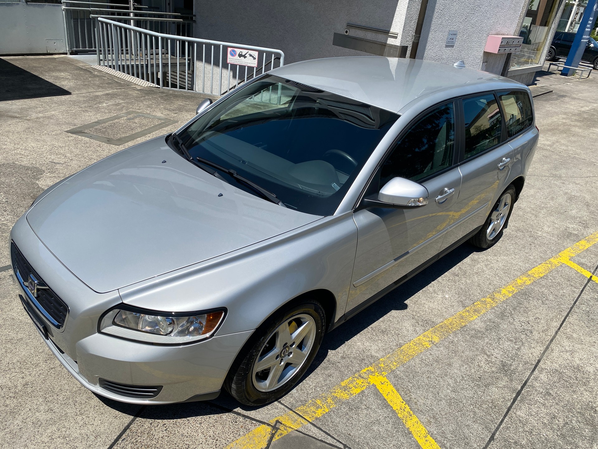 VOLVO V50 2.4I Kinetic Geartronic-image-4