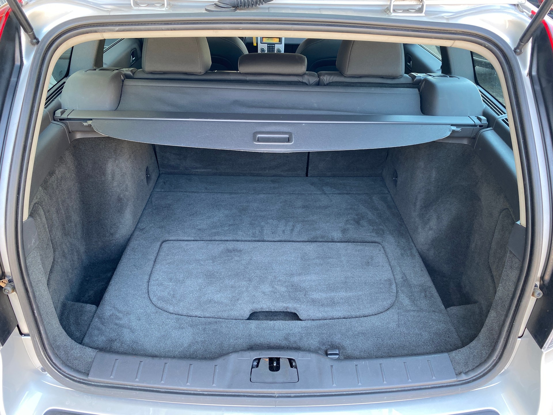 VOLVO V50 2.4I Kinetic Geartronic-image-22