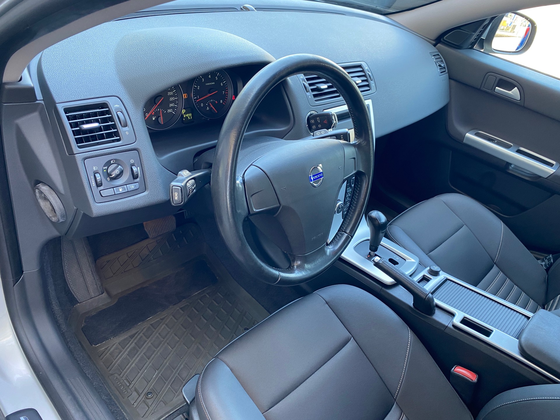 VOLVO V50 2.4I Kinetic Geartronic-image-16