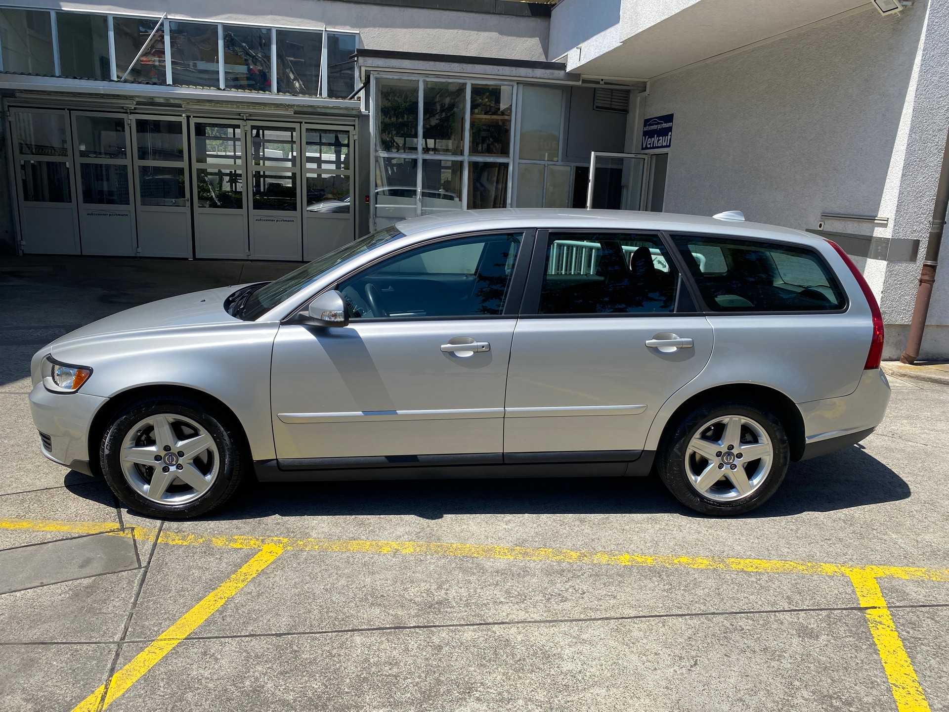 VOLVO V50 2.4I Kinetic Geartronic-image-7