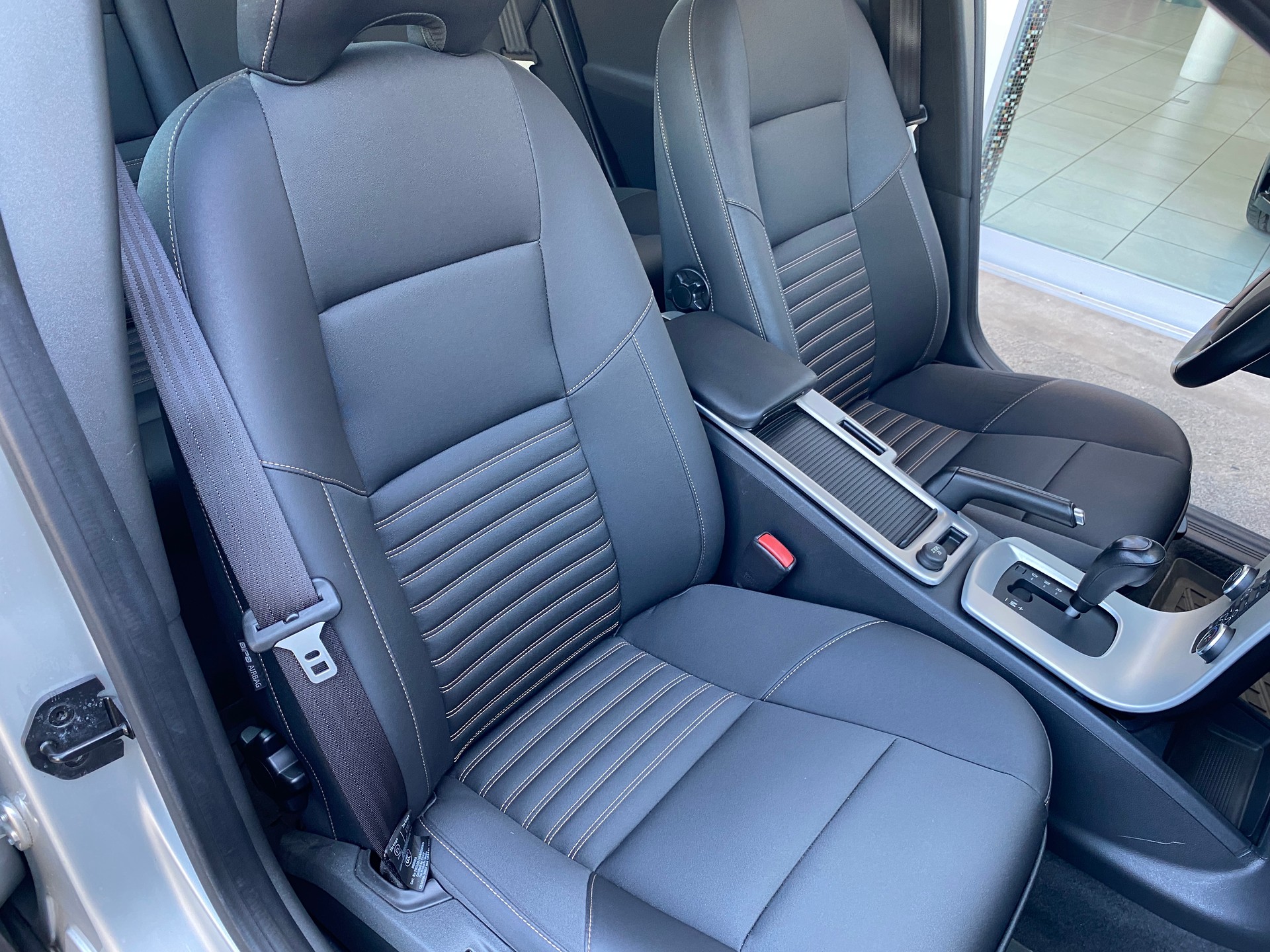 VOLVO V50 2.4I Kinetic Geartronic-image-19