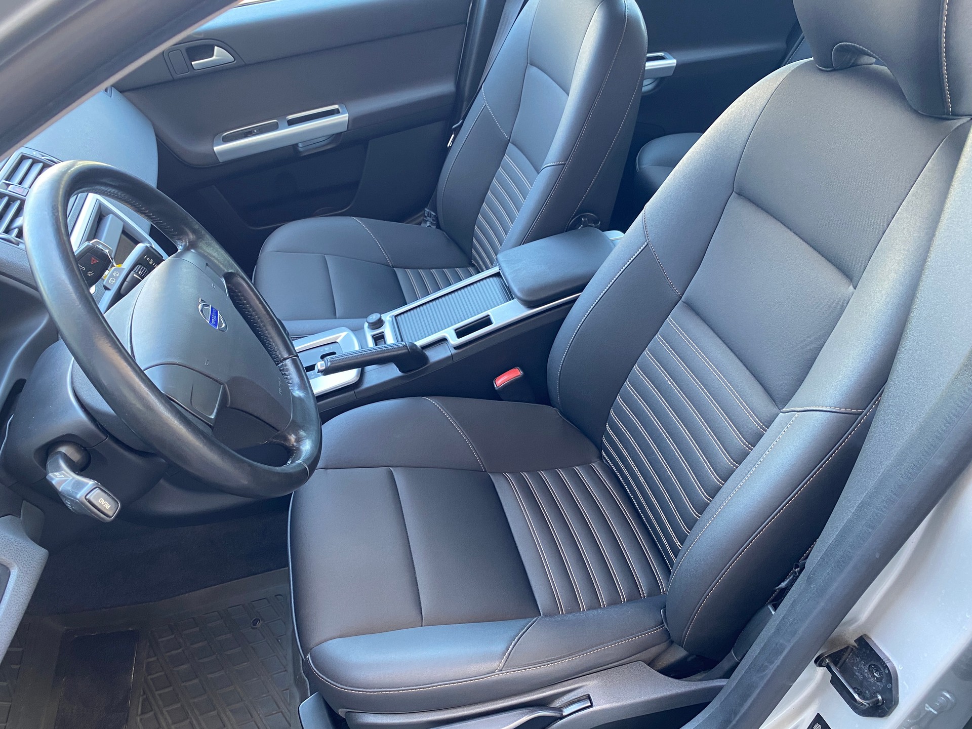 VOLVO V50 2.4I Kinetic Geartronic-image-17