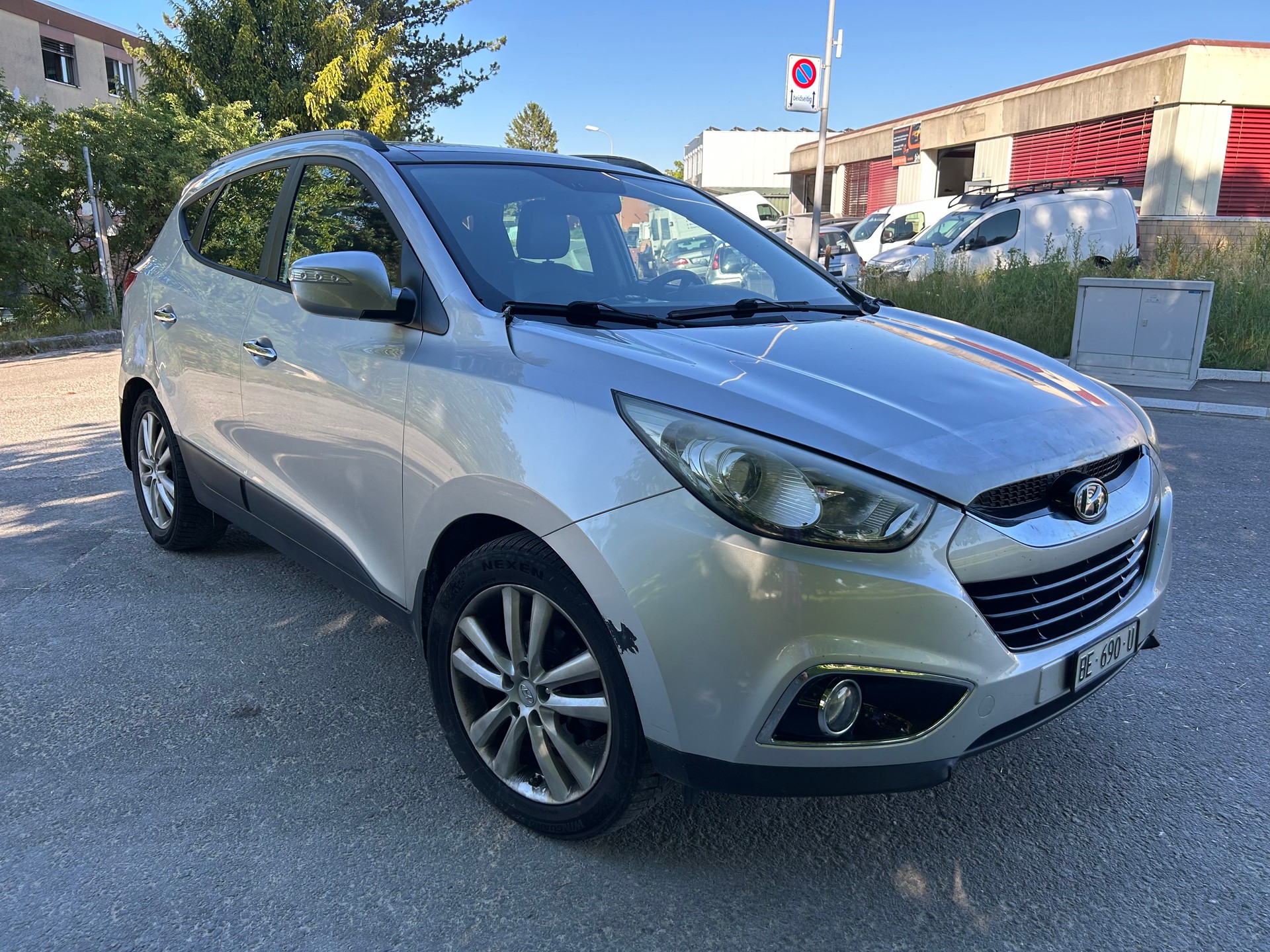 HYUNDAI iX 35 2.0 CRDi Premium 4WD Automatic-image-0
