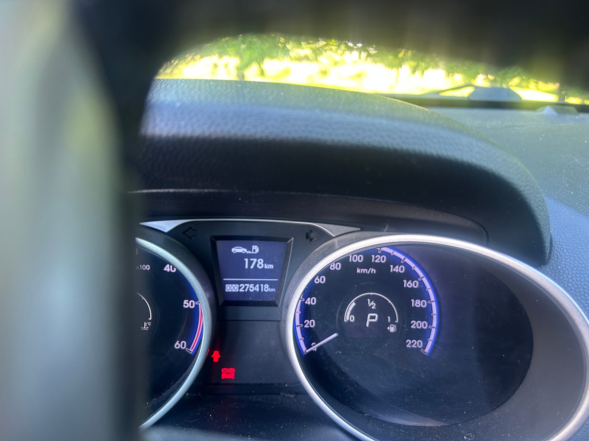 HYUNDAI iX 35 2.0 CRDi Premium 4WD Automatic-image-14