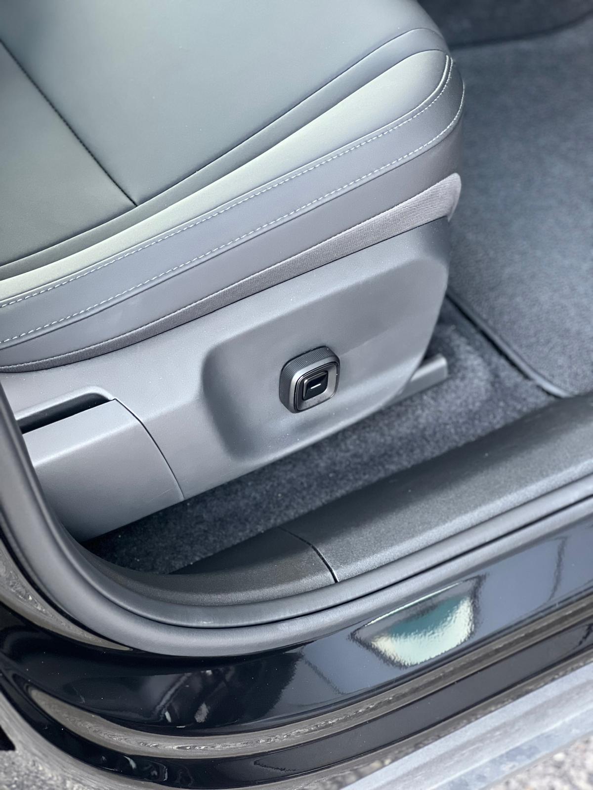 VOLVO EX30 E60 Twin Ultra Performance AWD-image-14