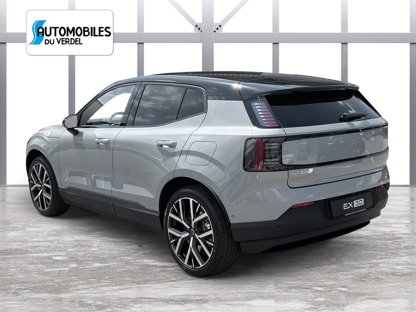 VOLVO EX30 E60 Twin Ultra Performance AWD-showroom-element-2