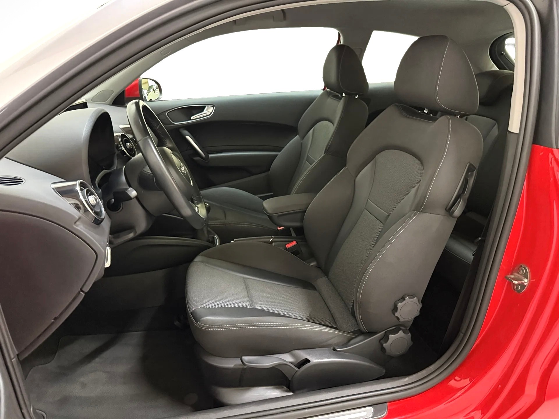 AUDI A1 1.0 TFSI Sport-image-11
