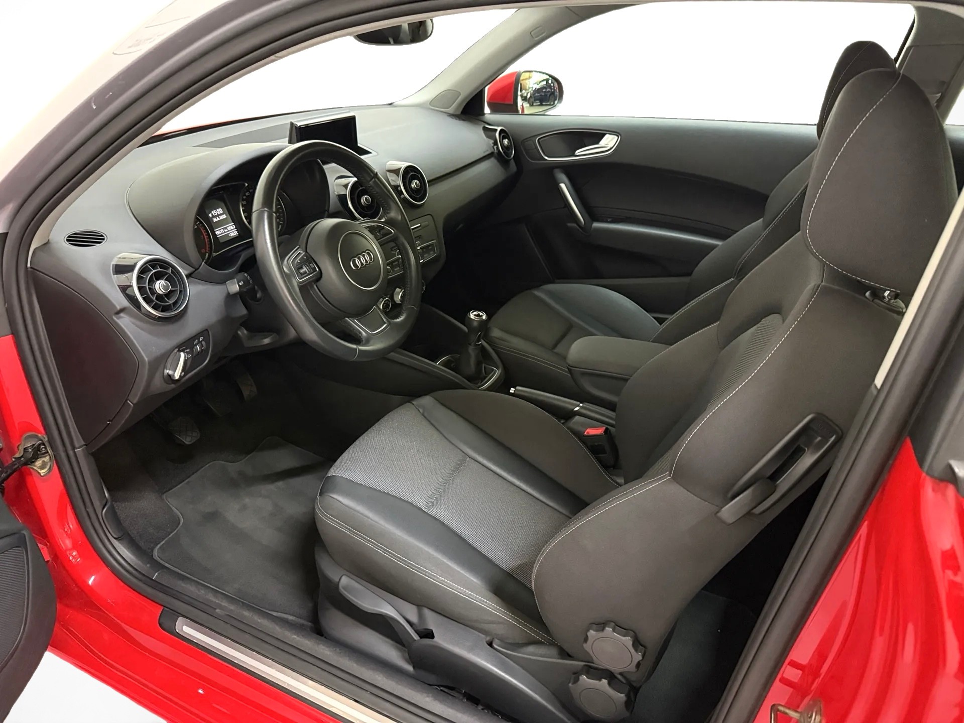 AUDI A1 1.0 TFSI Sport-image-10