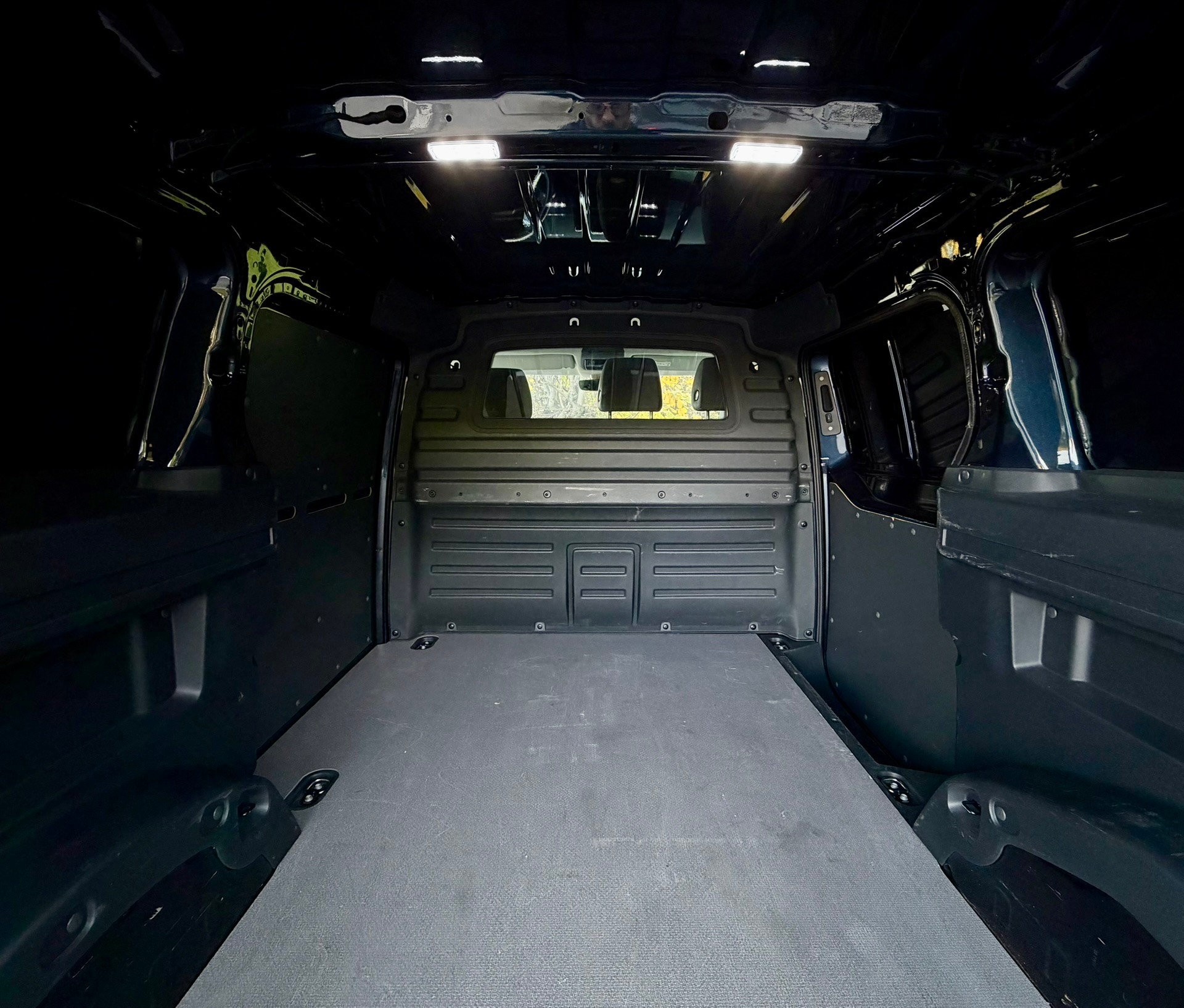 VW Cargo-image-3