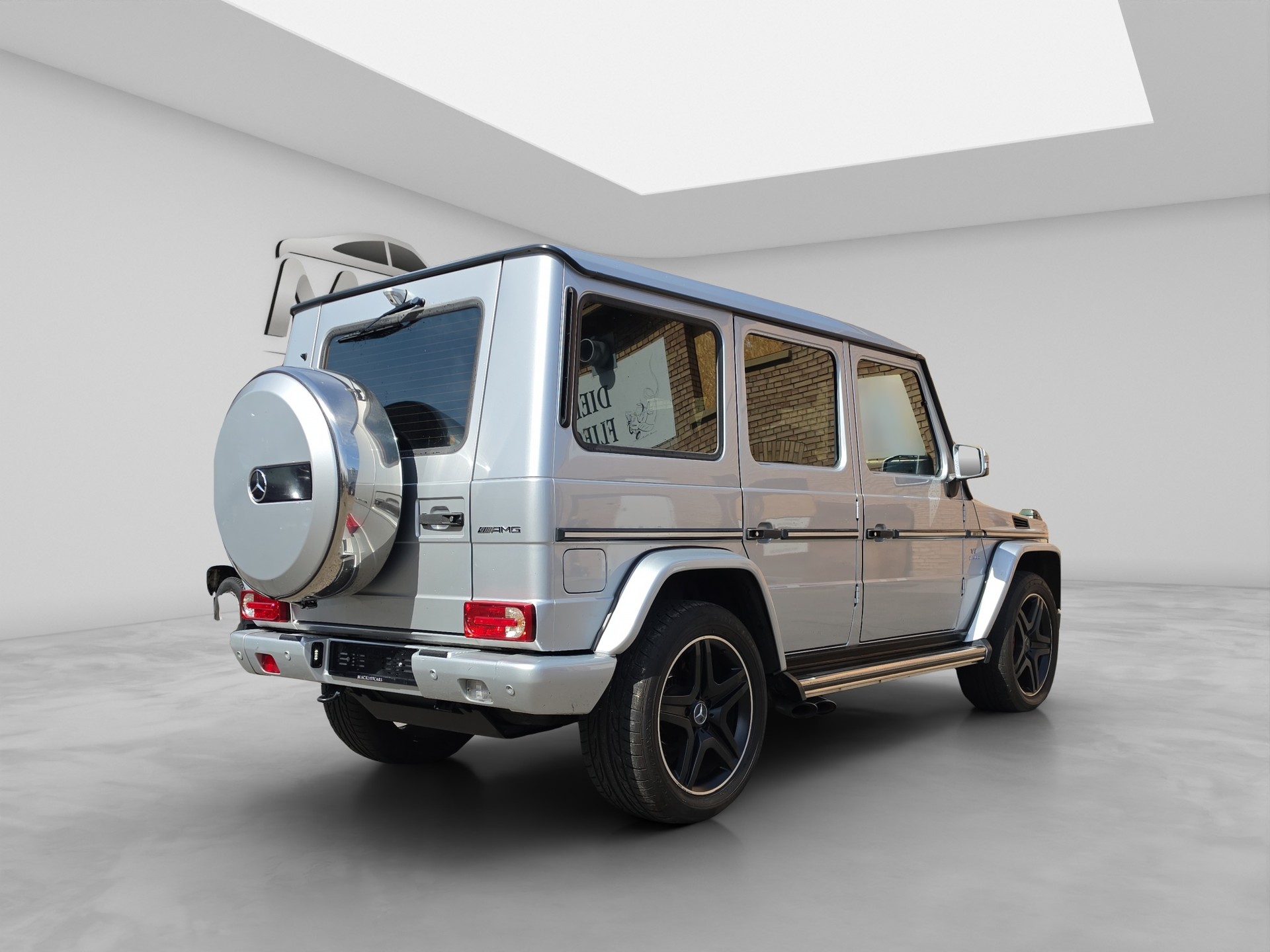 MERCEDES-BENZ G 63 AMG Automatic-image-5