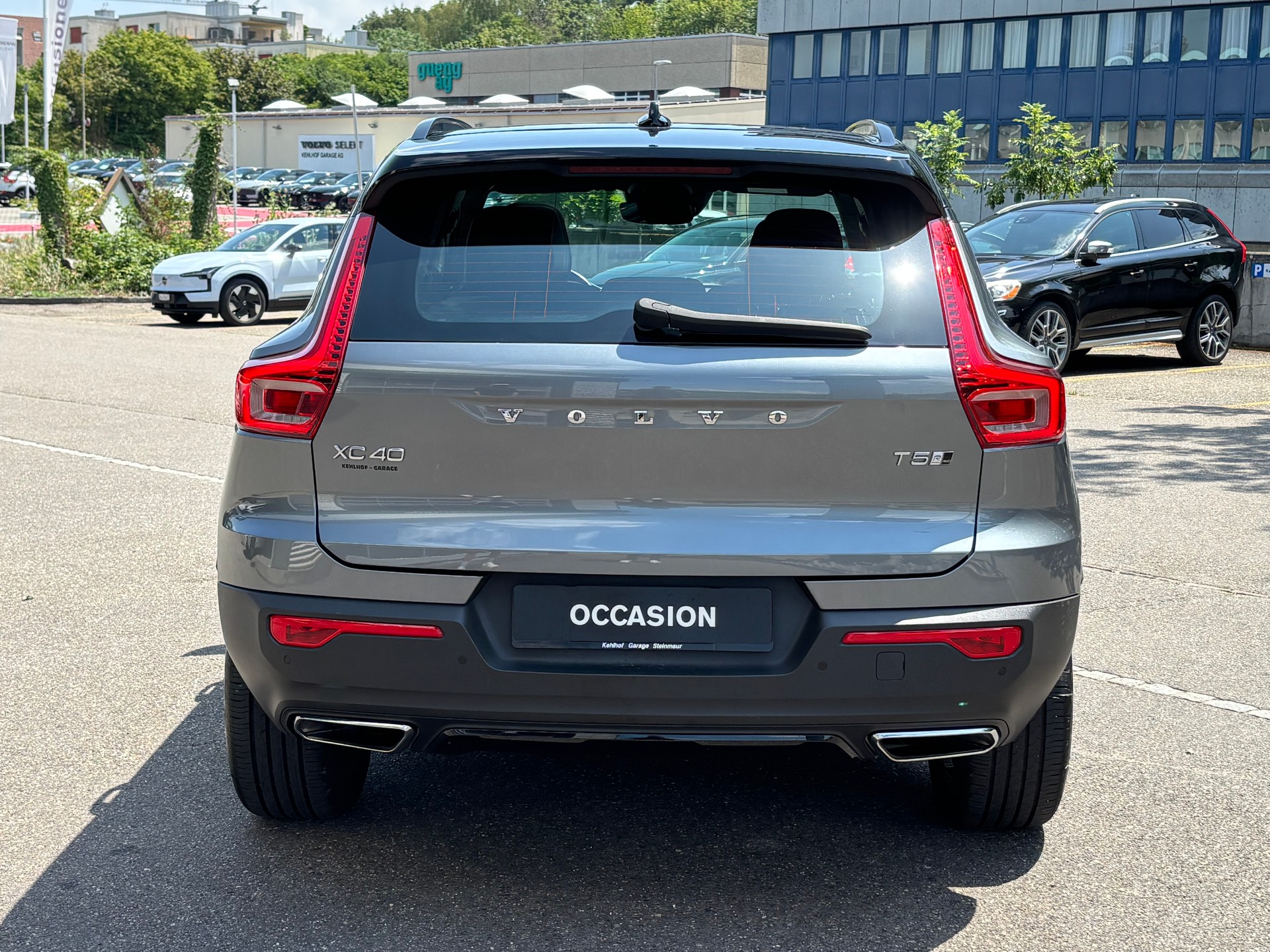 VOLVO XC40 2.0 T5 R-Design AWD-image-8