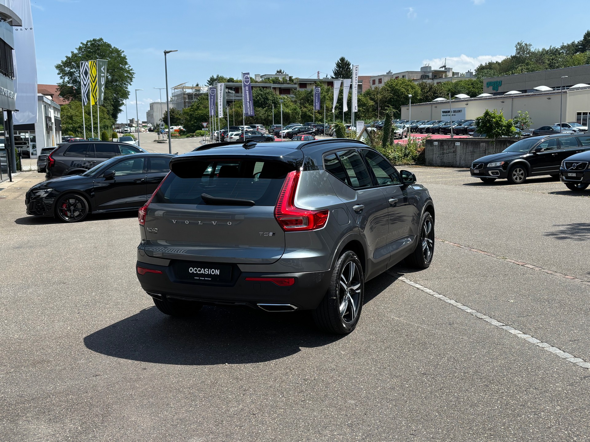 VOLVO XC40 2.0 T5 R-Design AWD-image-5