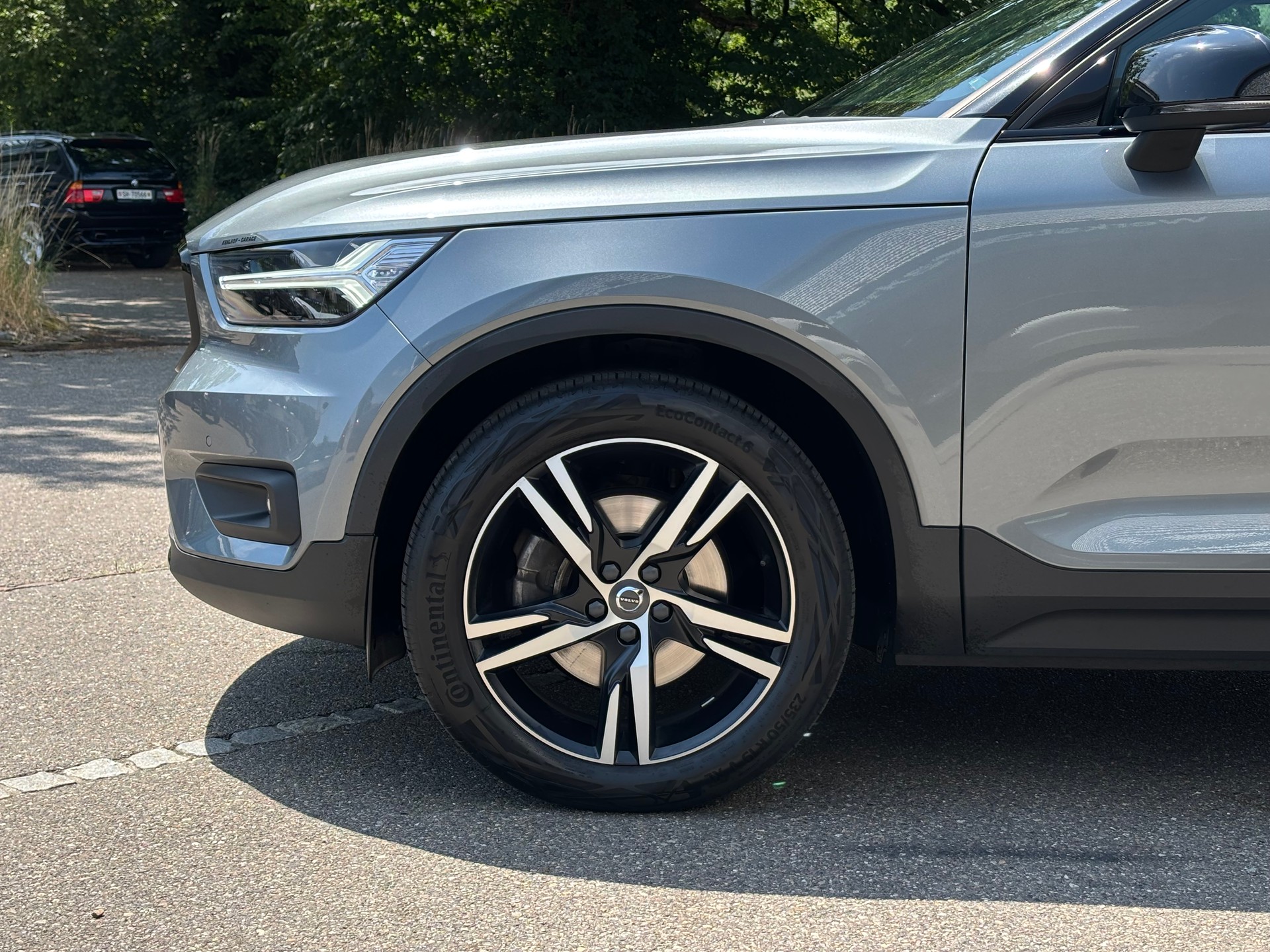 VOLVO XC40 2.0 T5 R-Design AWD-image-1