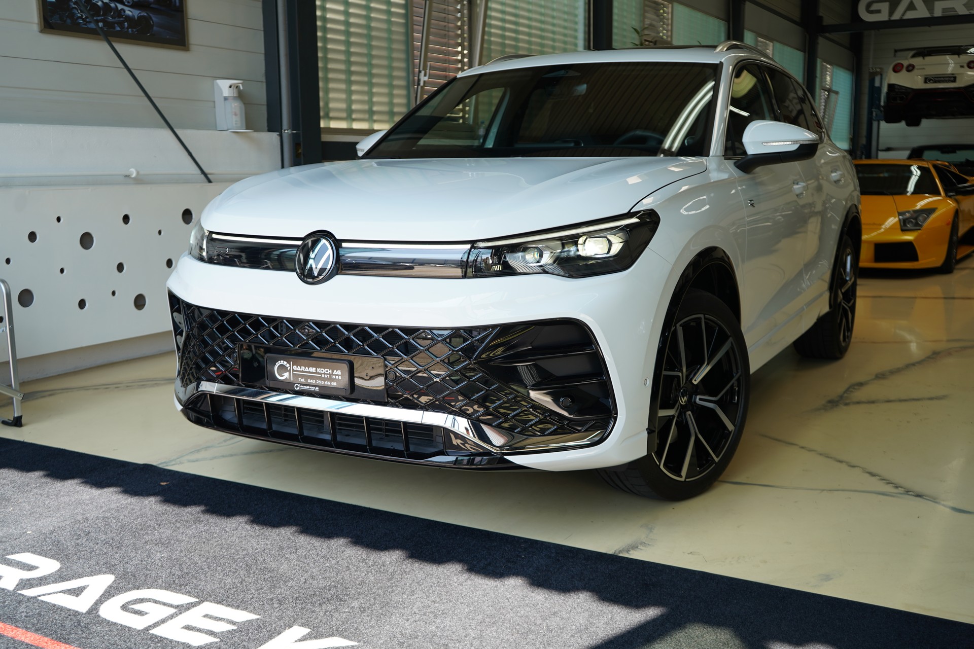 VW Tiguan 2.0 TSI DSG R-Line 4Motion-image-0
