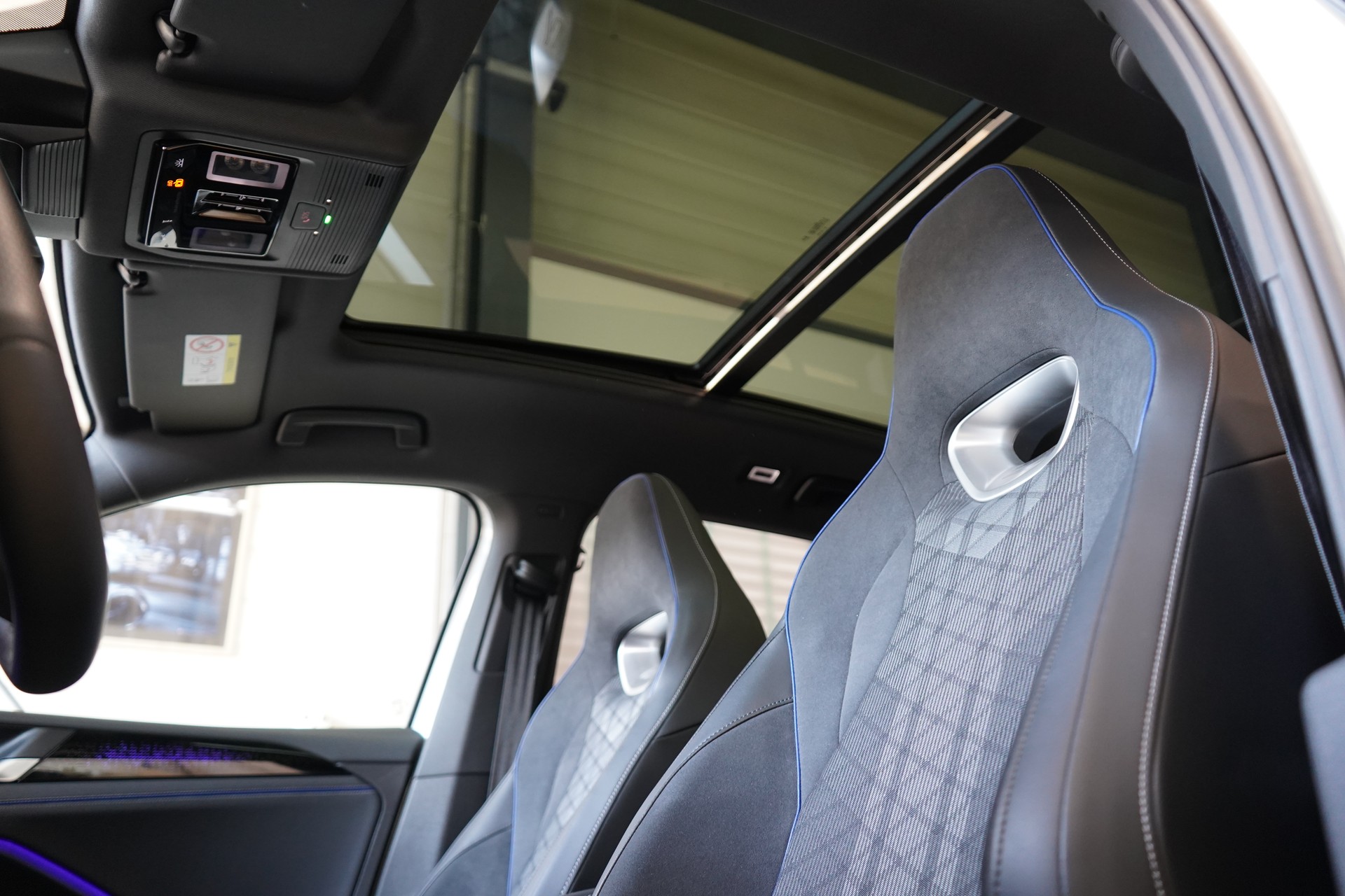 VW Tiguan 2.0 TSI DSG R-Line 4Motion-image-25