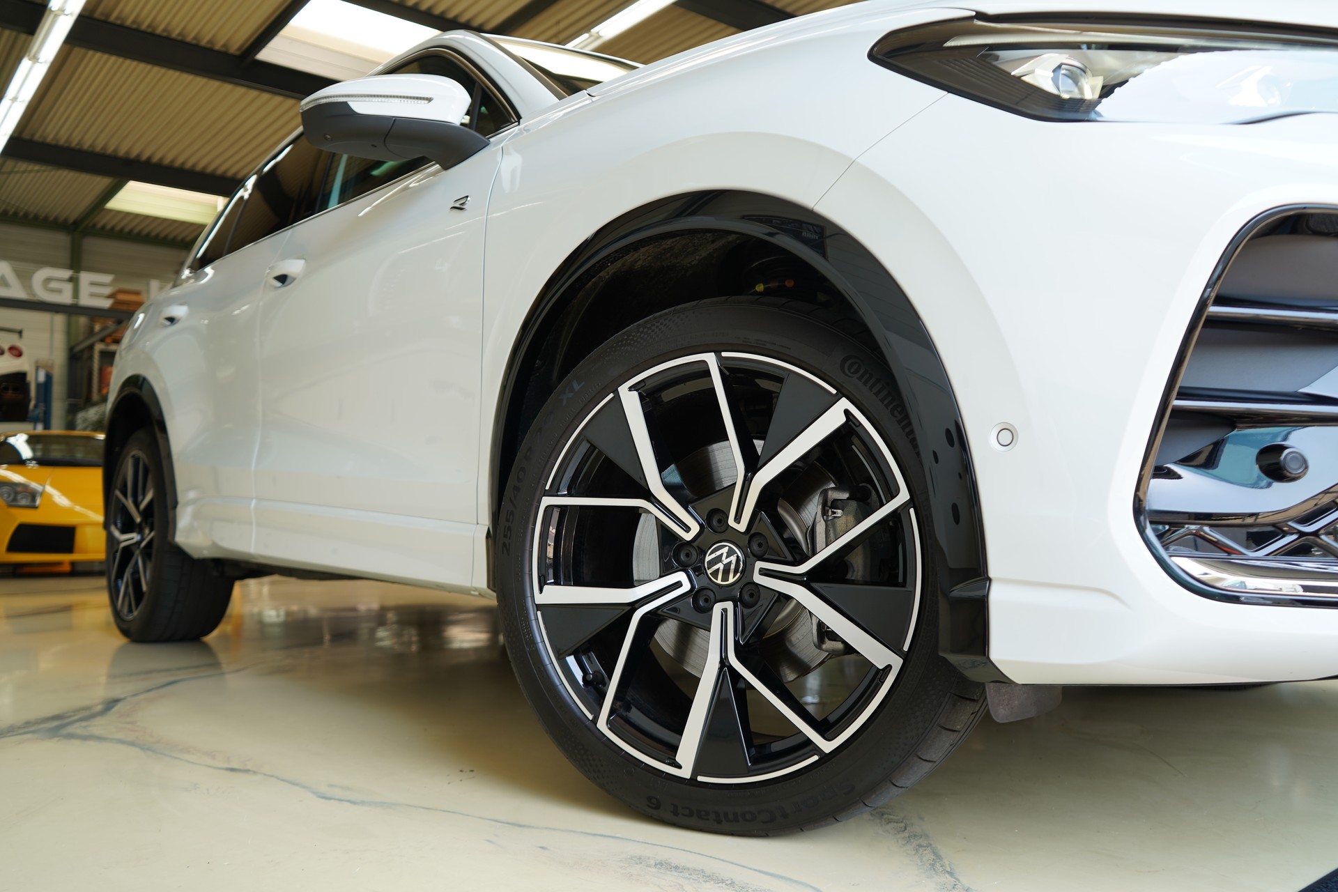 VW Tiguan 2.0 TSI DSG R-Line 4Motion-image-12