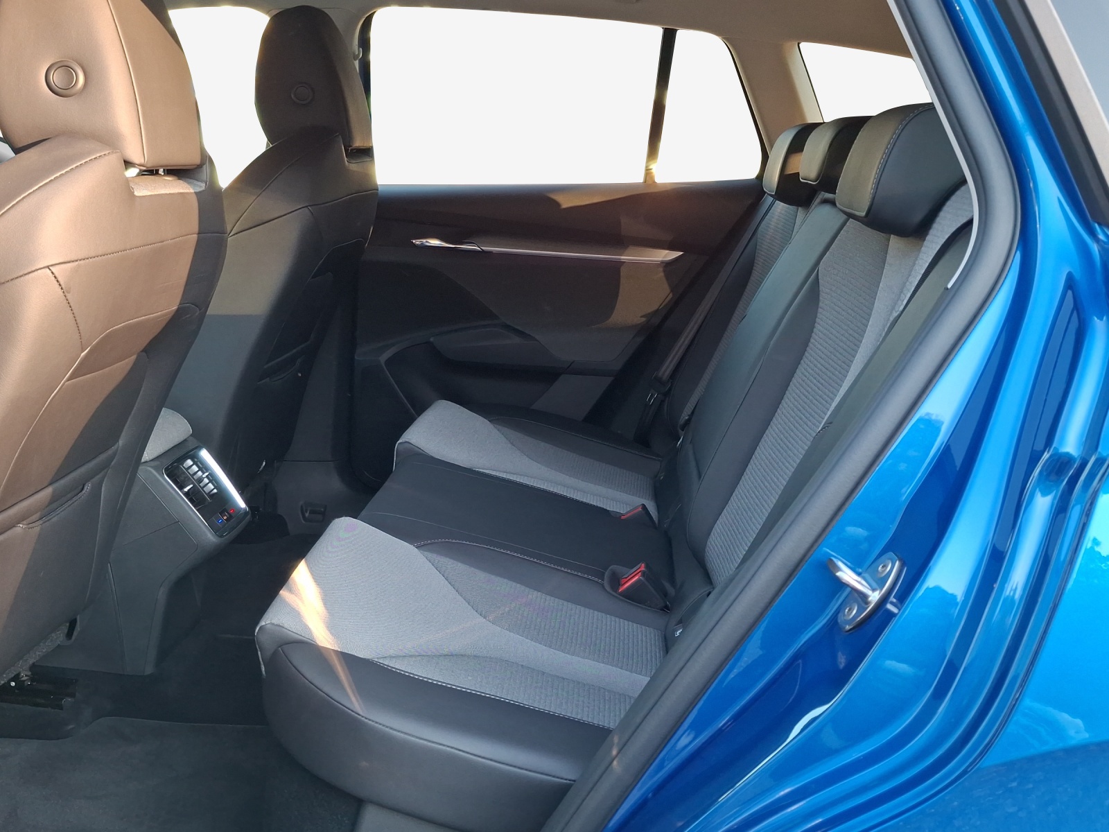 SKODA Enyaq iV 80-image-13