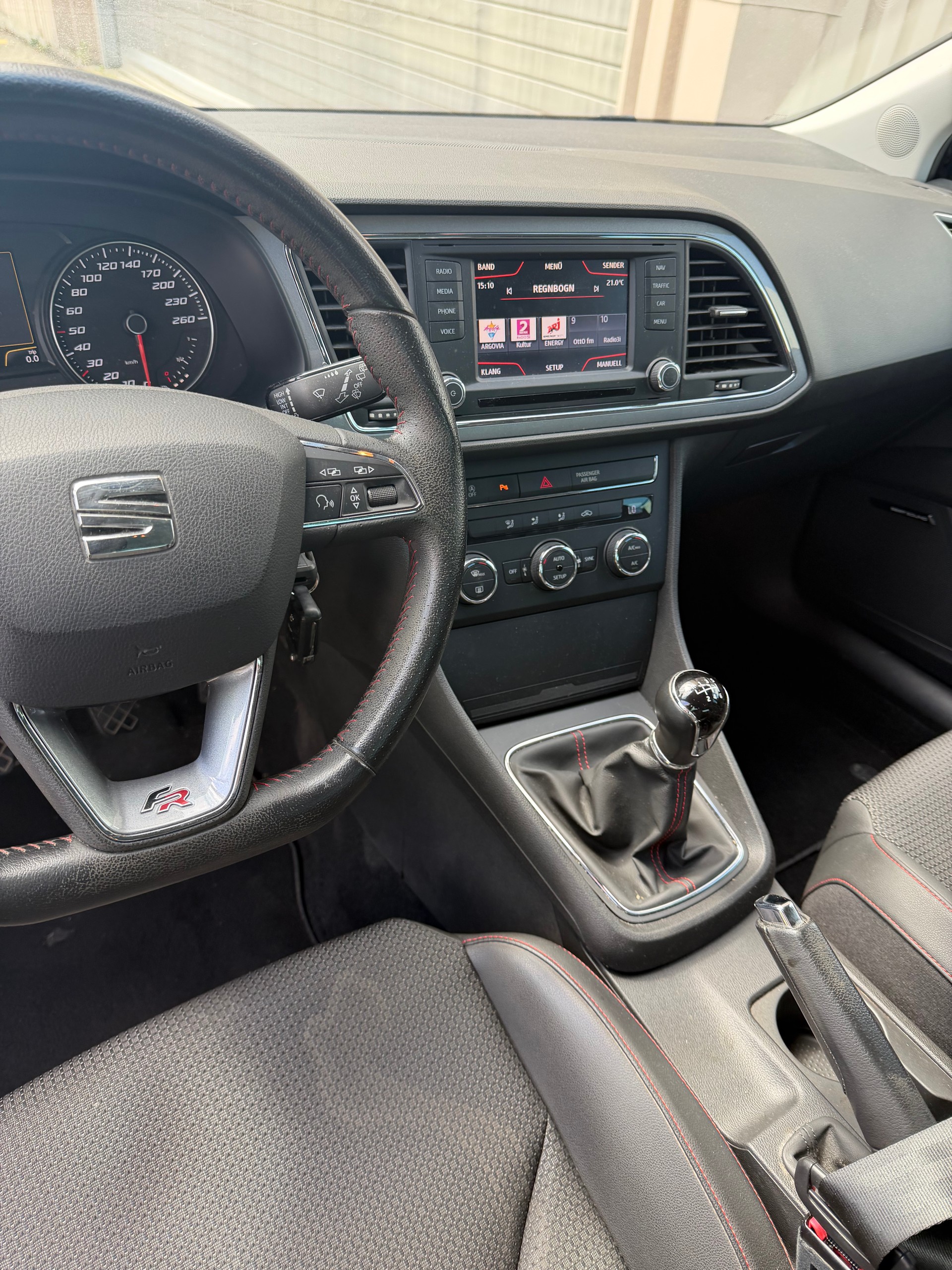 SEAT Leon 1.8 TSI FR-image-8