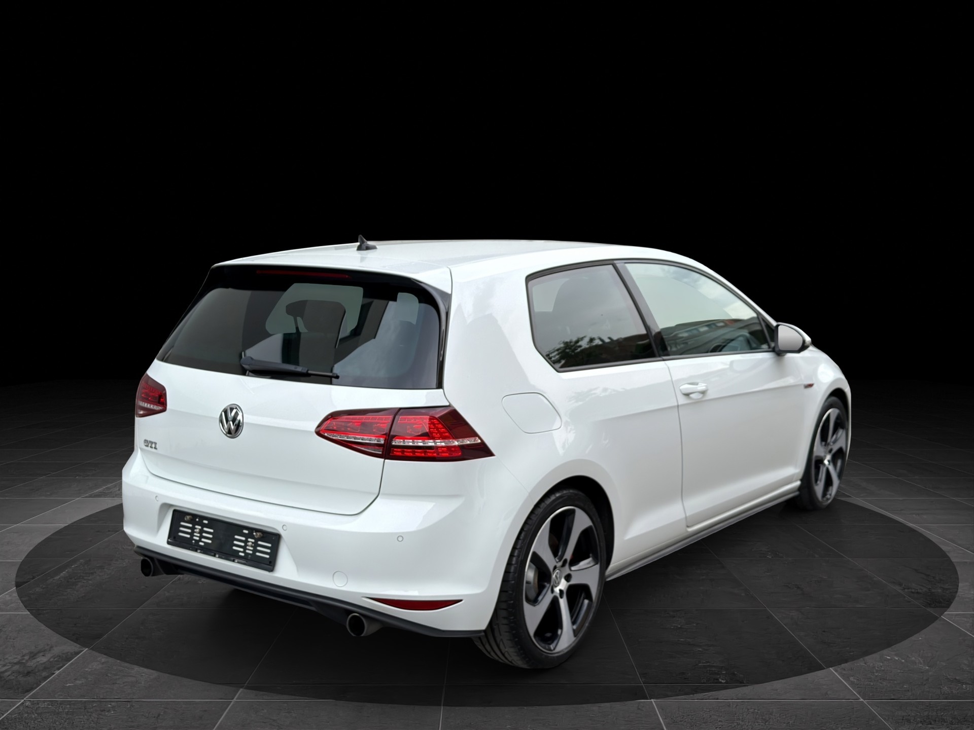 VW Golf 2.0 TSI GTI DSG-image-1