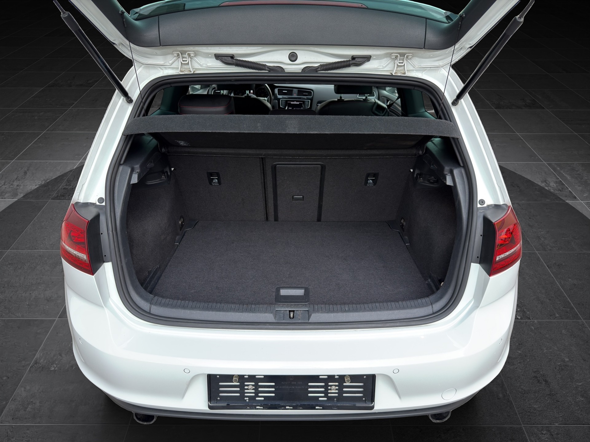 VW Golf 2.0 TSI GTI DSG-image-8