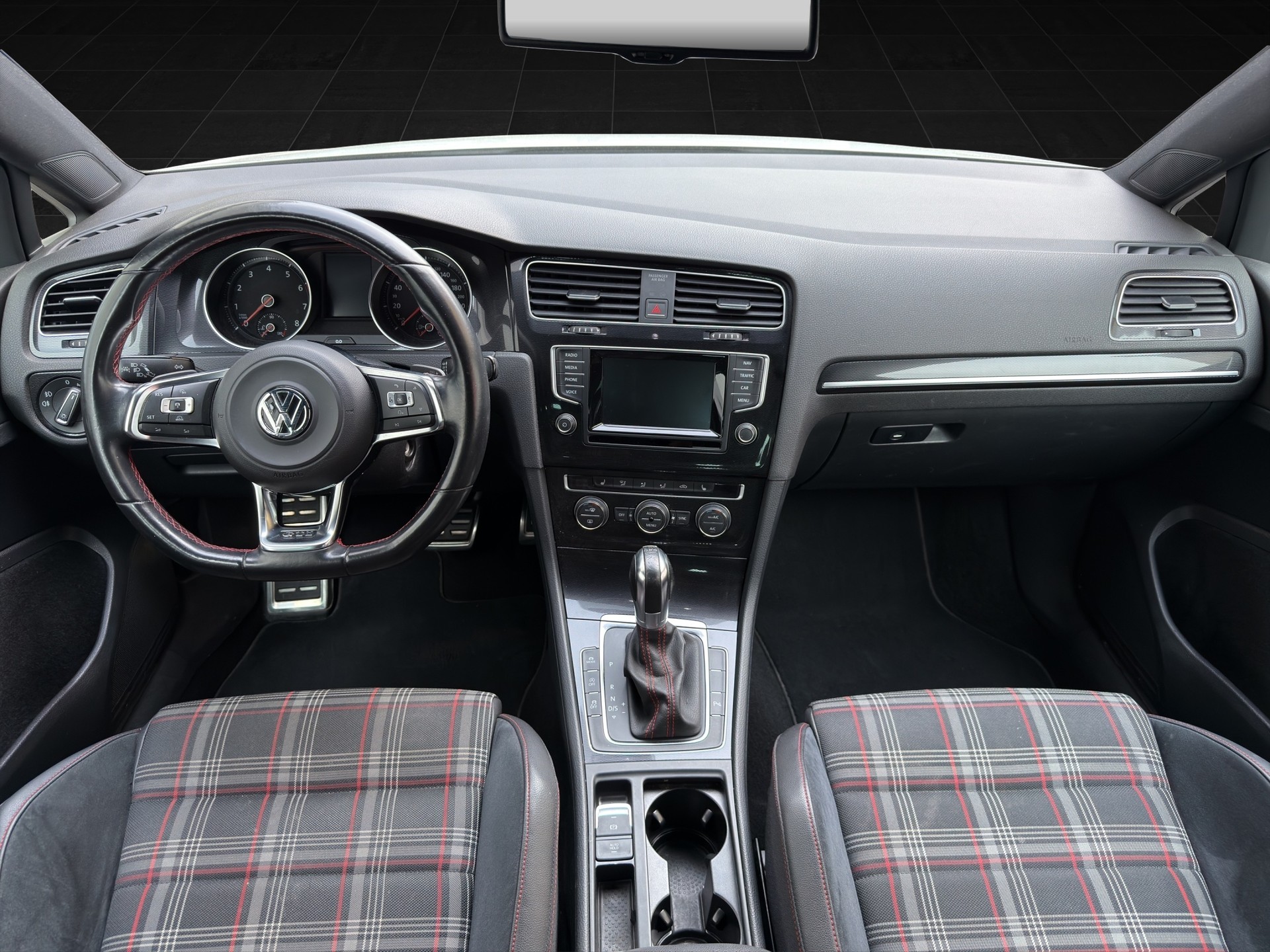 VW Golf 2.0 TSI GTI DSG-image-10