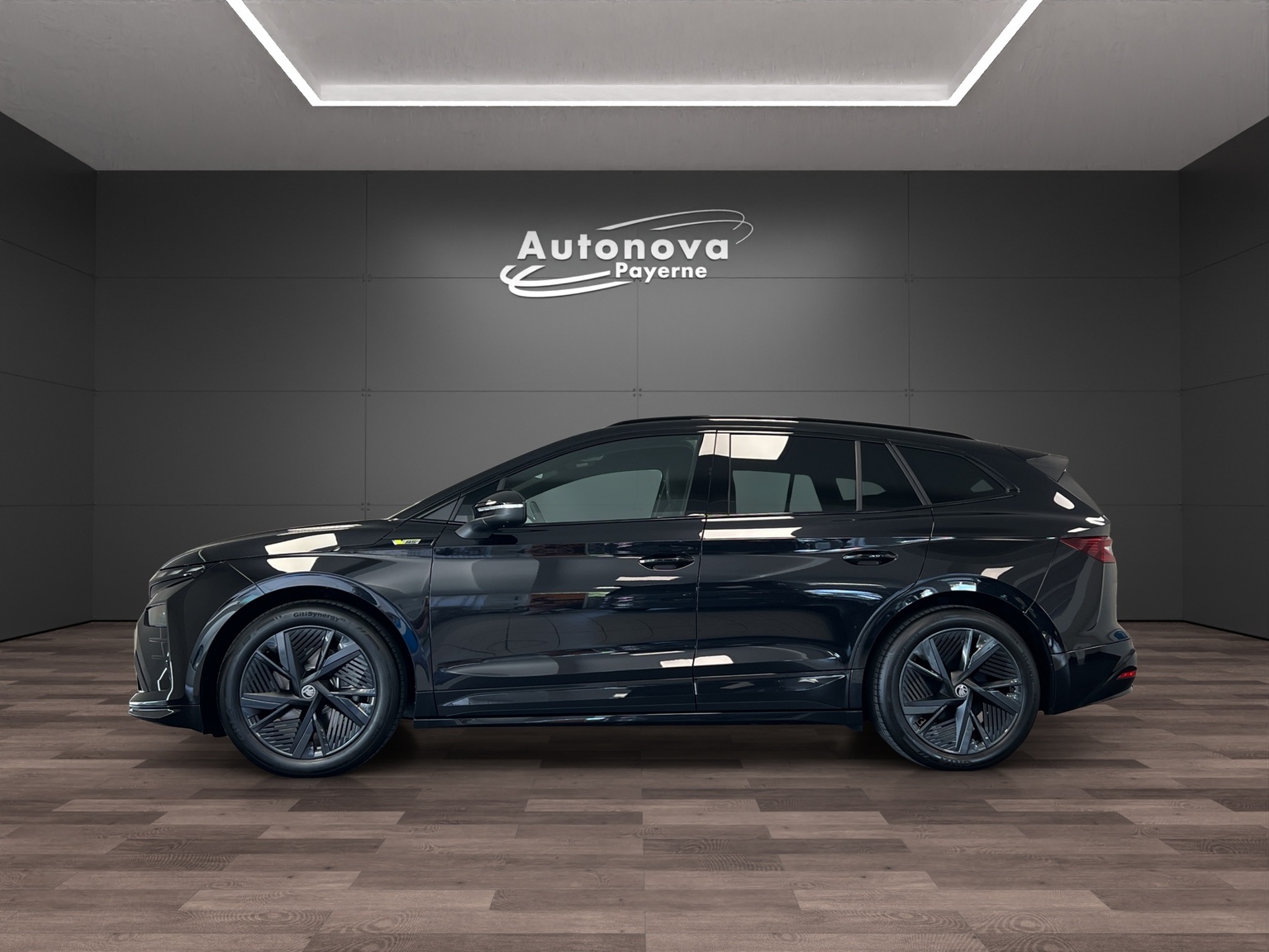 SKODA Enyaq 4x4 RS-image-2