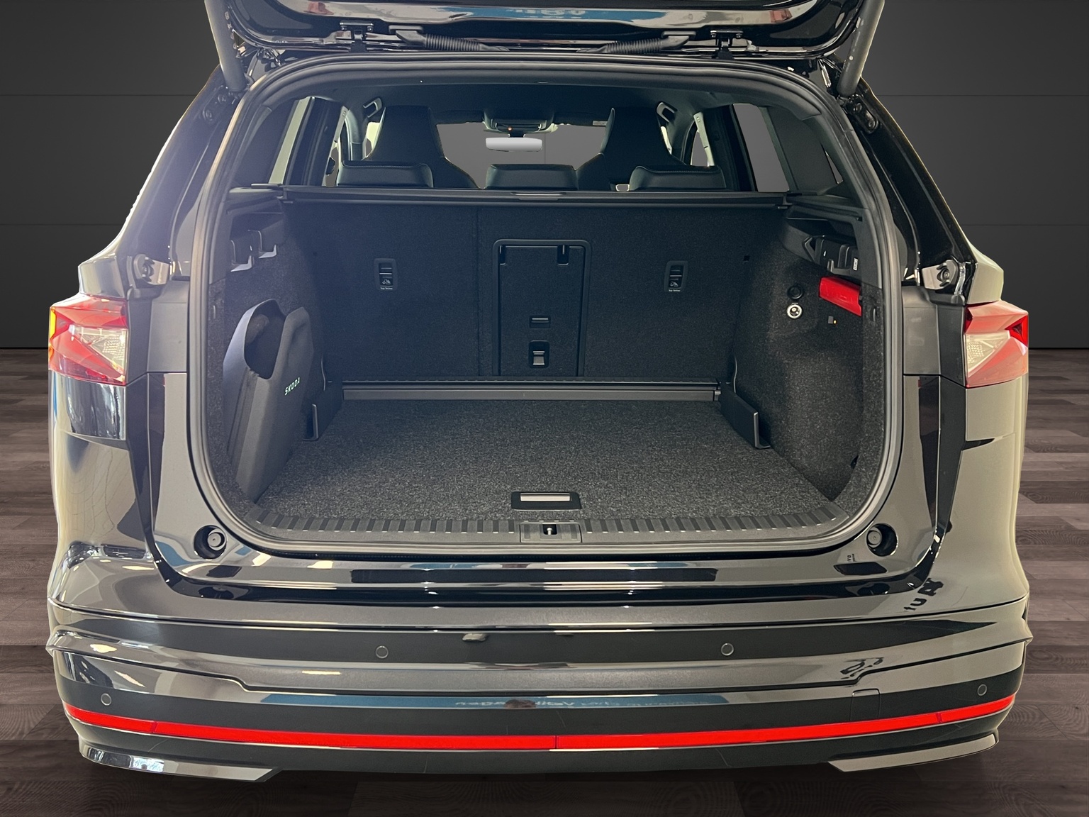 SKODA Enyaq 4x4 RS-image-11