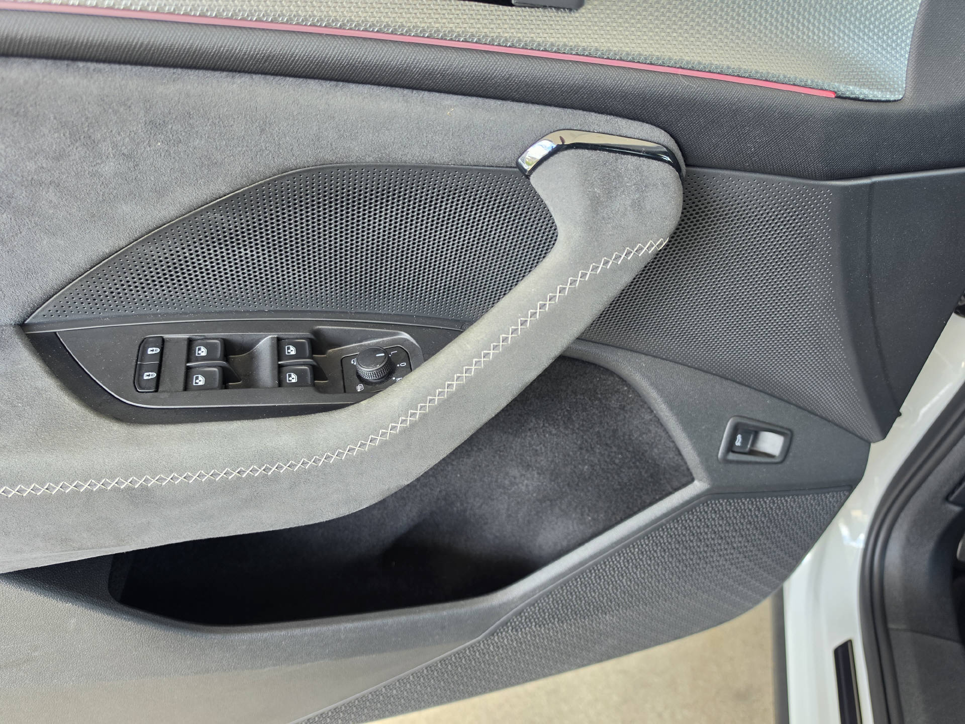 SKODA Kodiaq 2.0 TDI SportLine-image-17