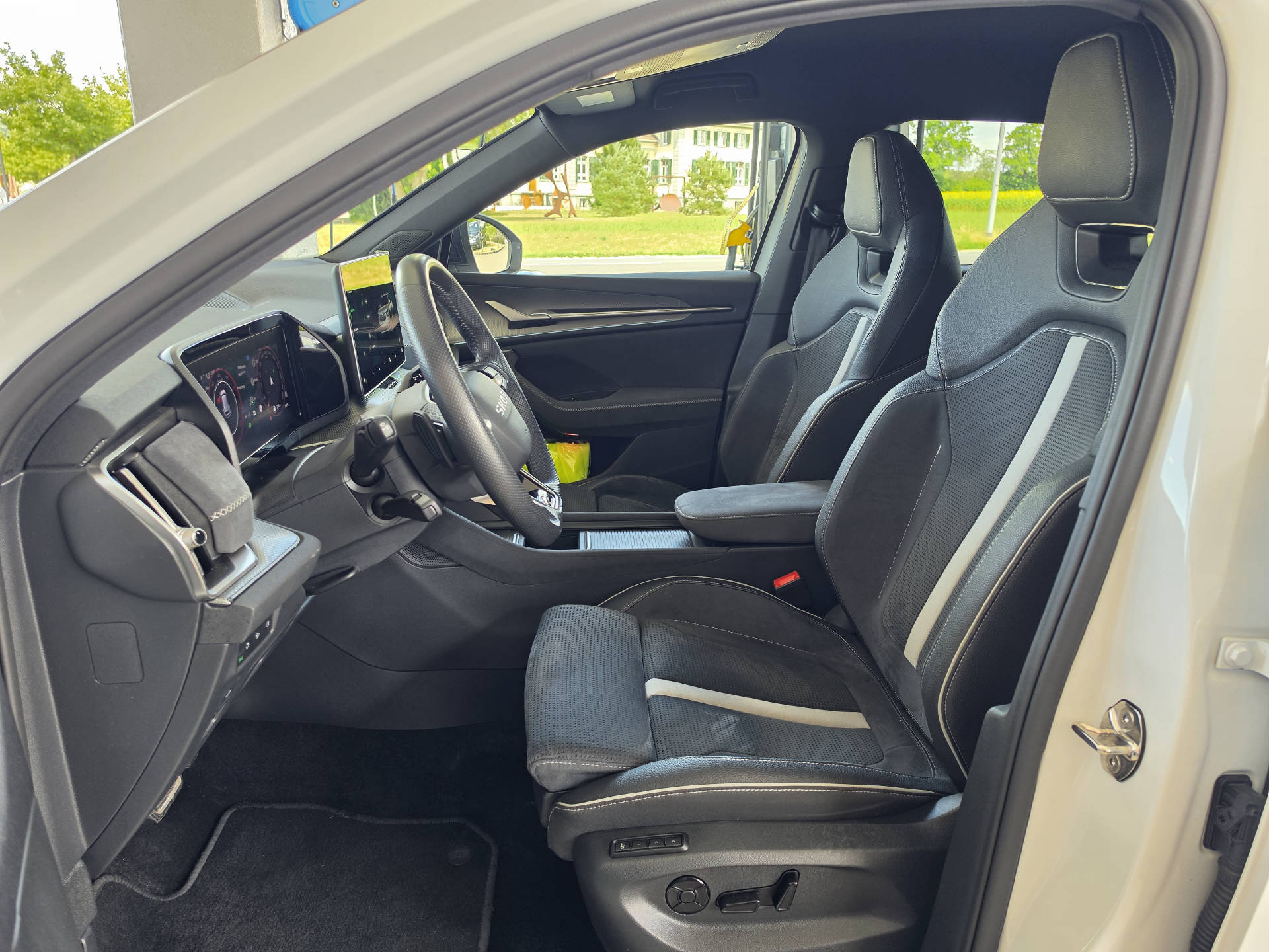 SKODA Kodiaq 2.0 TDI SportLine-image-13